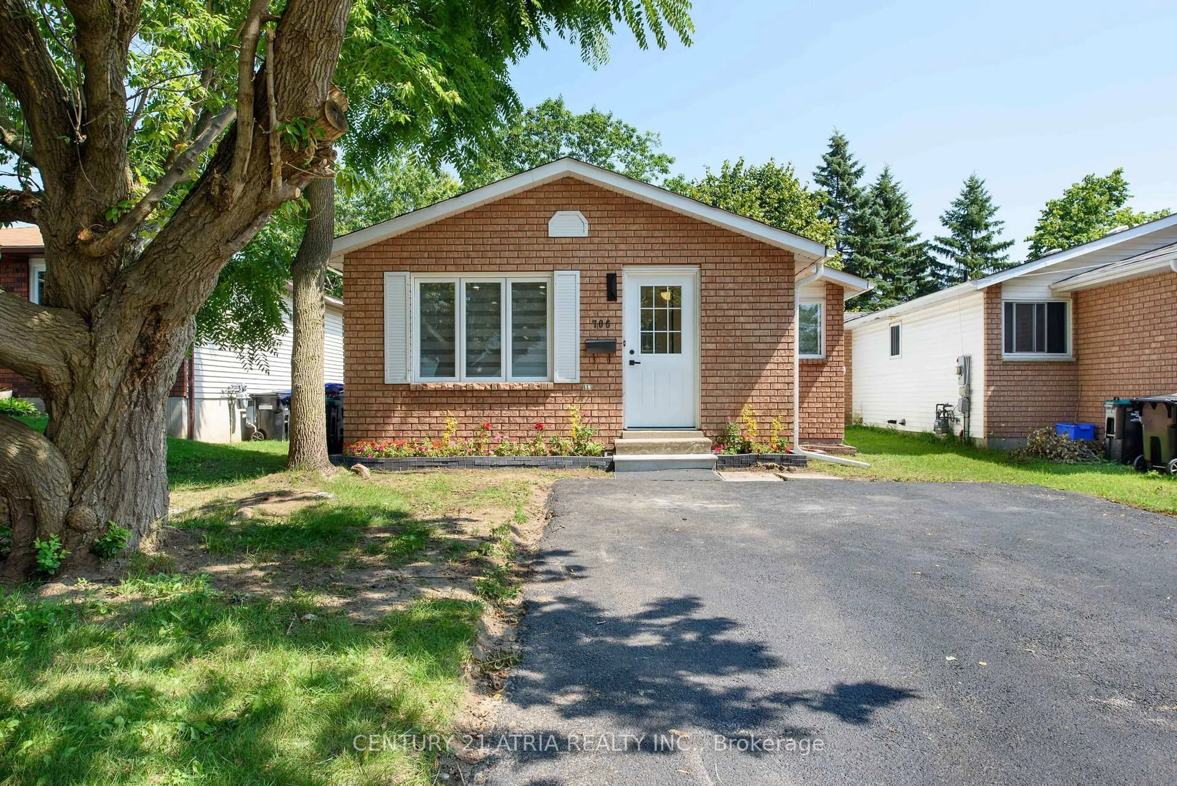 Home with brick exterior material, street for 706 Frazer Dr, Midland Ontario L4R 5C1