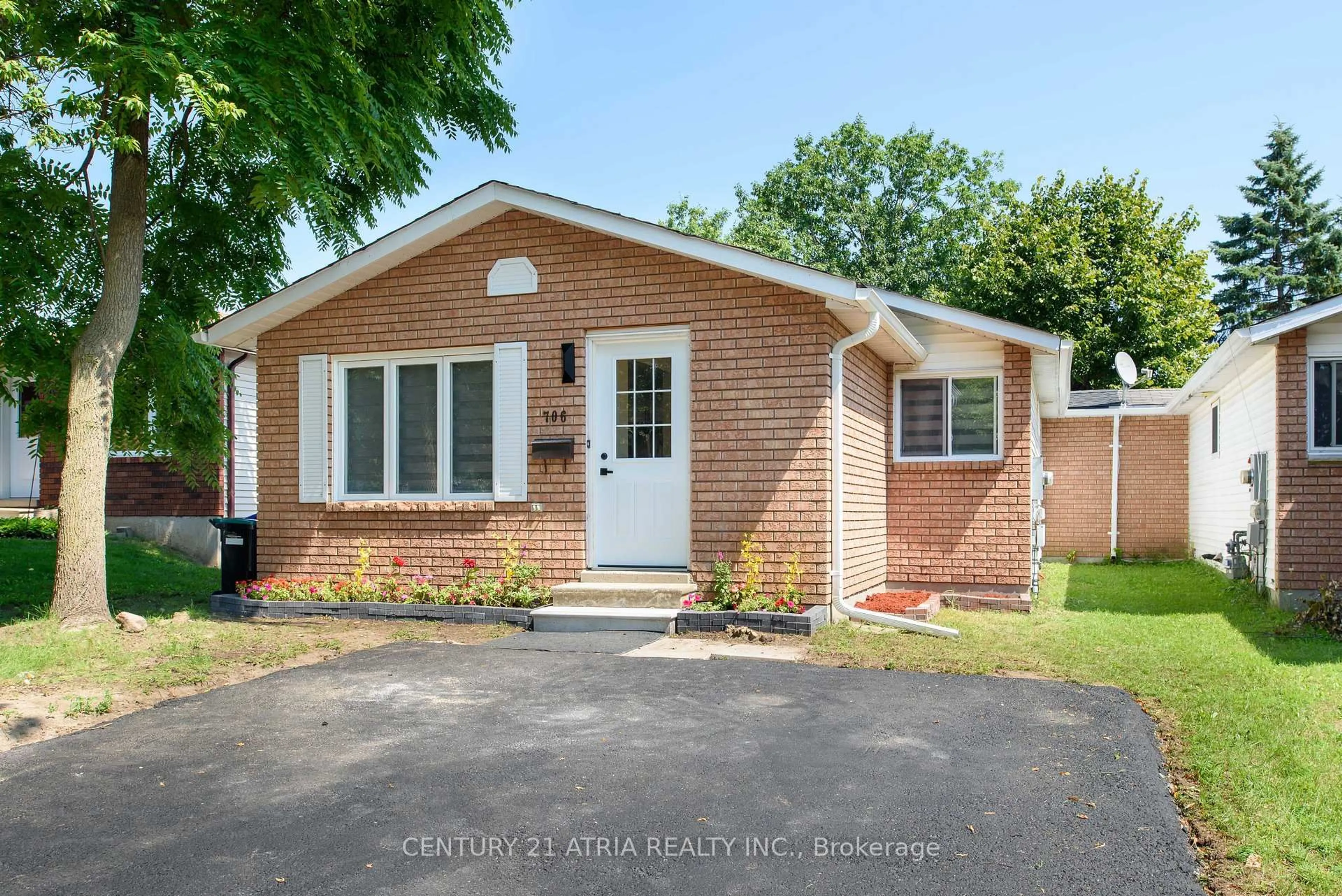 Home with brick exterior material, street for 706 Frazer Dr, Midland Ontario L4R 5C1