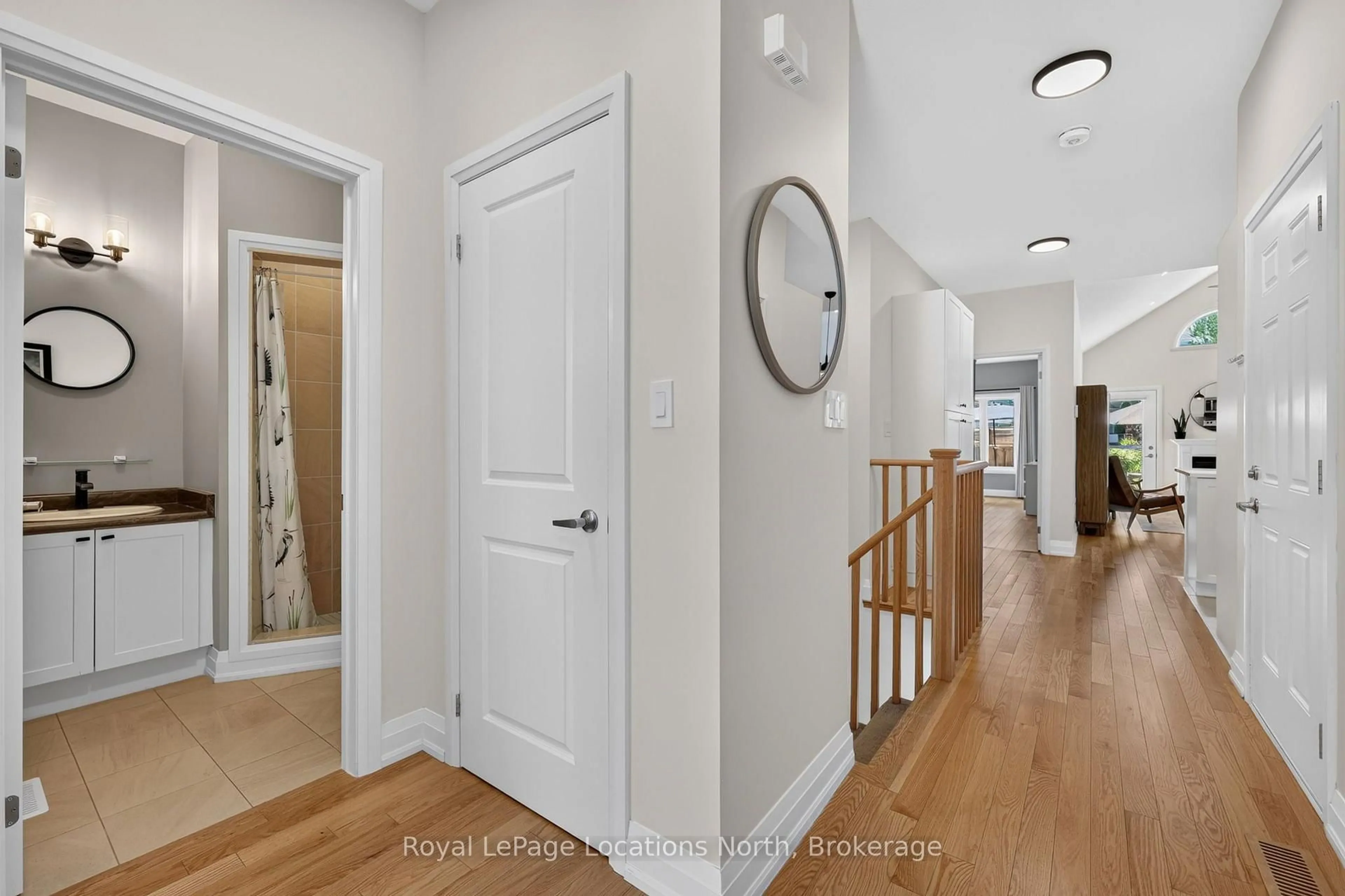 Indoor entryway for 73 Kari Cres, Collingwood Ontario L9Y 0Z7