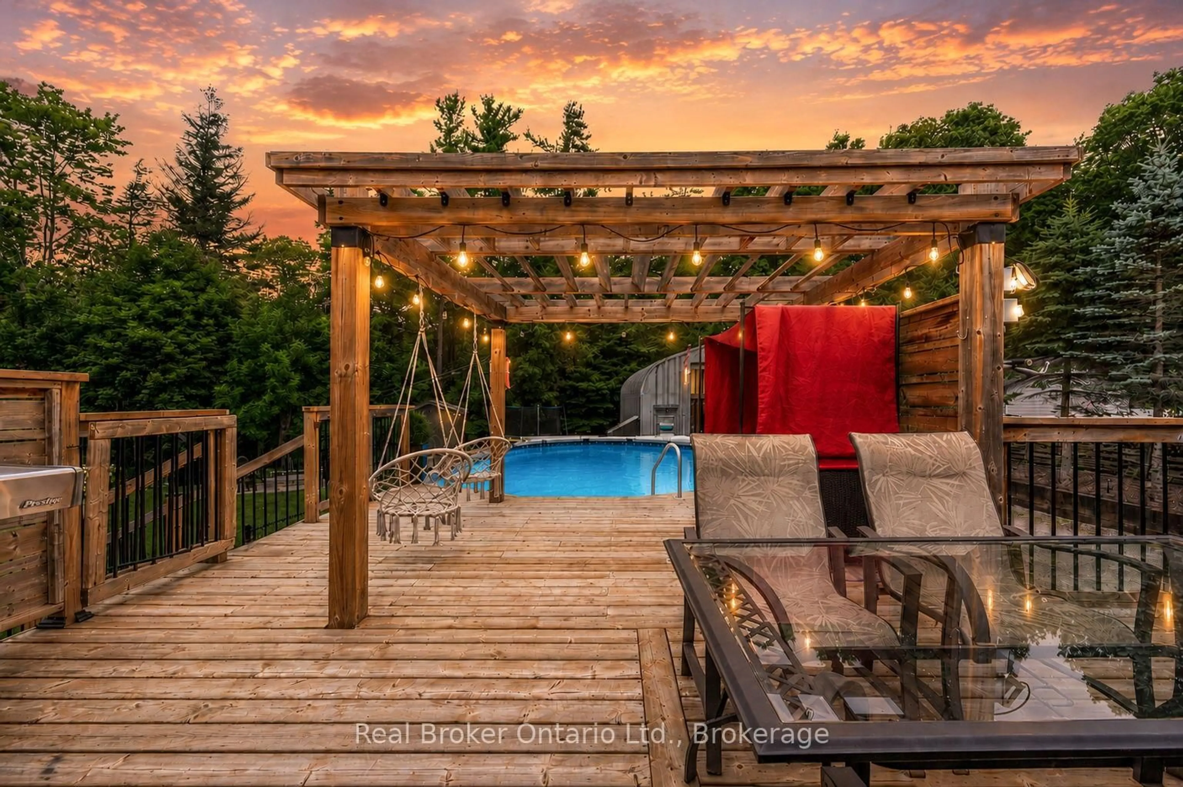 Patio, unknown for 1819 Old Second Rd, Springwater Ontario L4M 4Y8