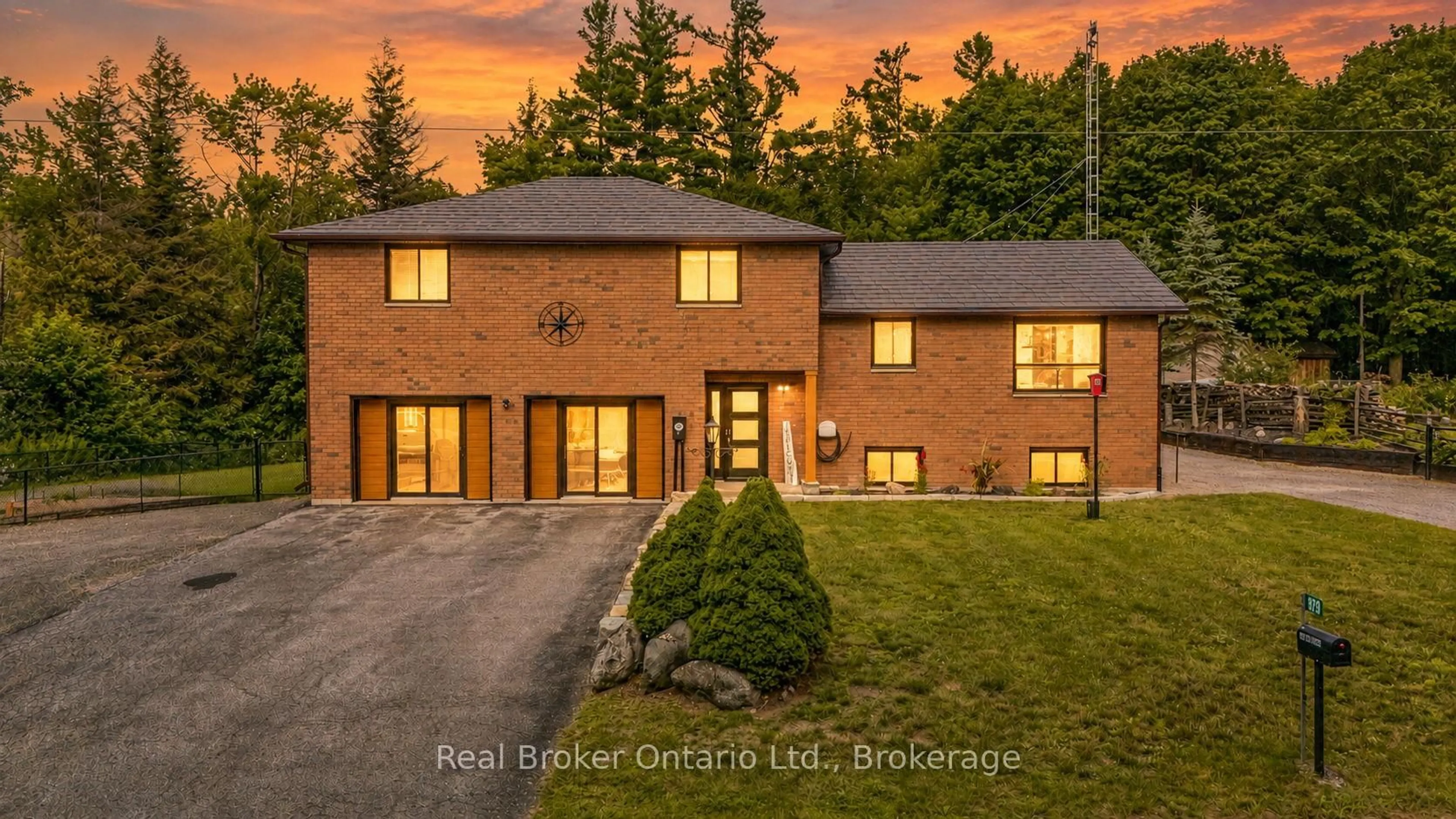 Home with brick exterior material, street for 1819 Old Second Rd, Springwater Ontario L4M 4Y8