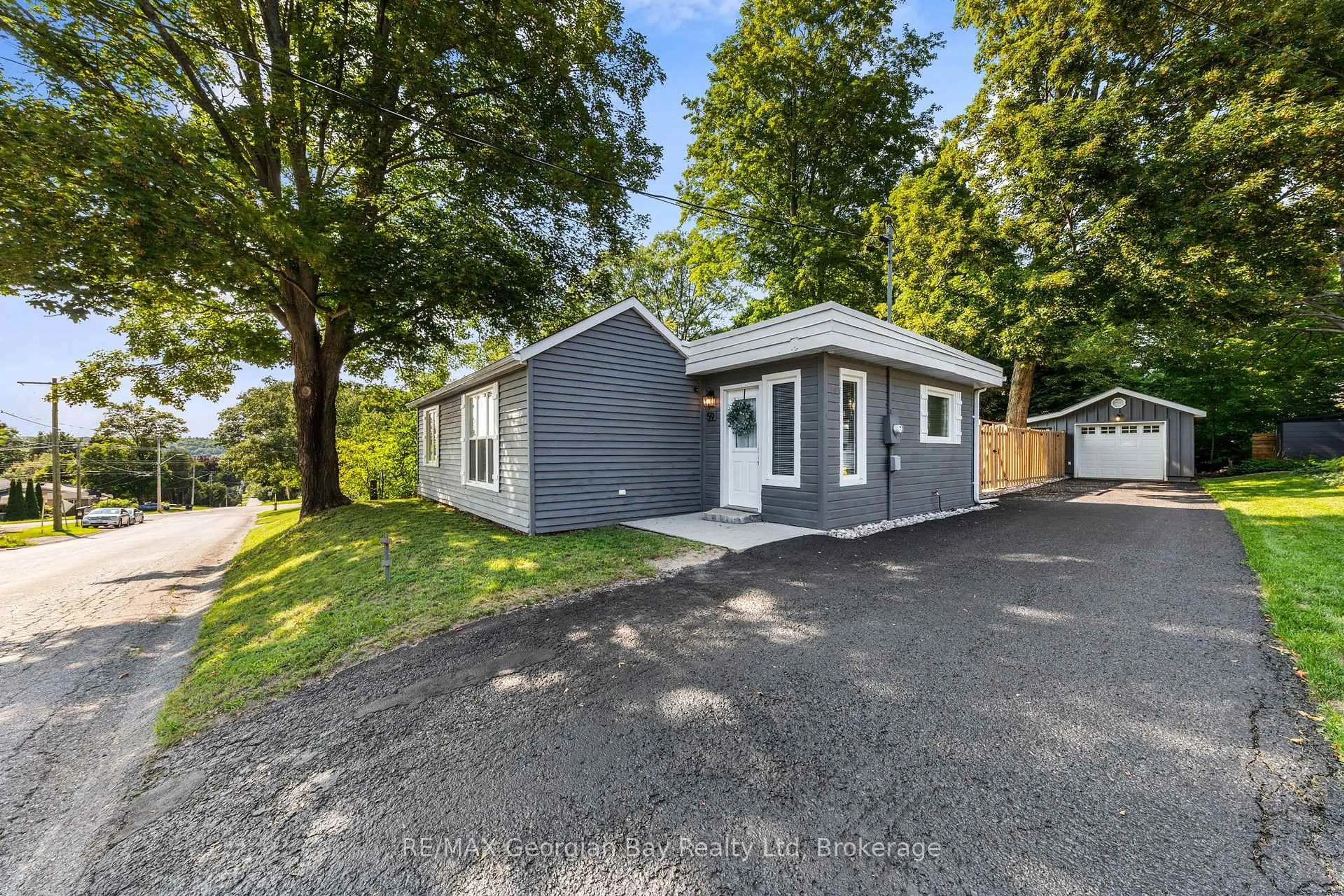 Unknown for 59 Broad St, Penetanguishene Ontario L9M 1G4