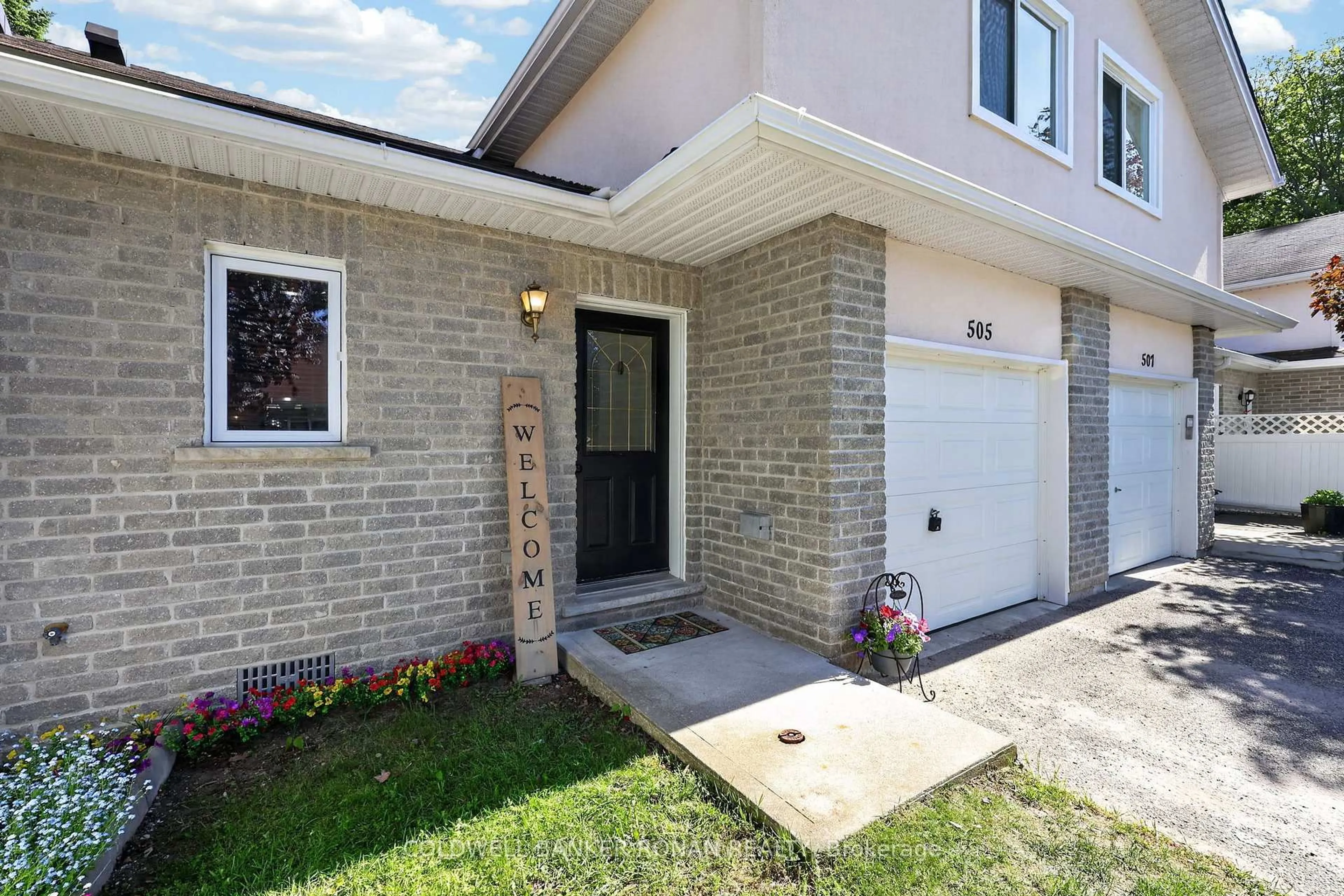 Home with brick exterior material, street for 505 Thomas St, Clearview Ontario L0M 1S0