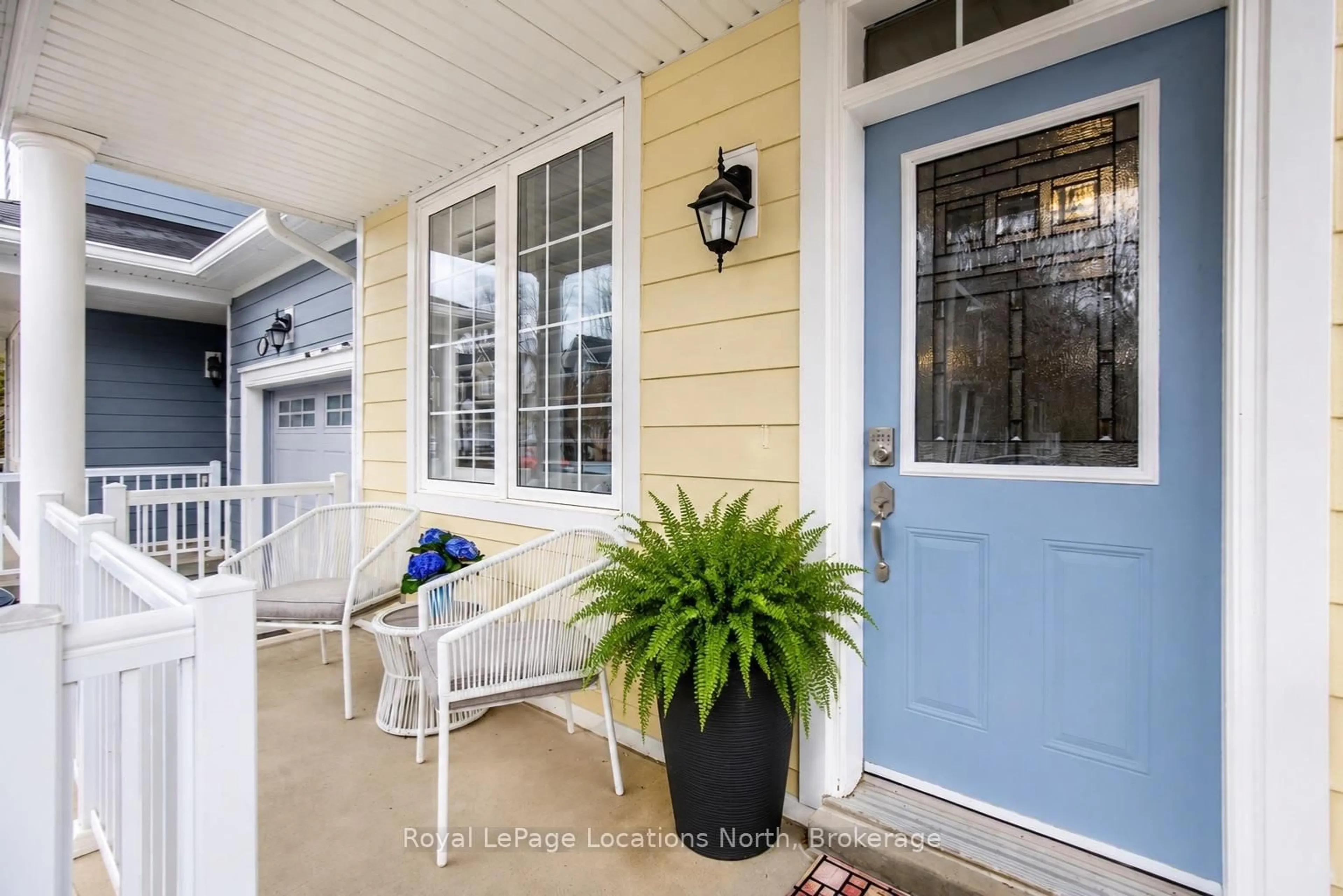Indoor entryway for 14 Berkshire Ave, Wasaga Beach Ontario L9Z 0G3