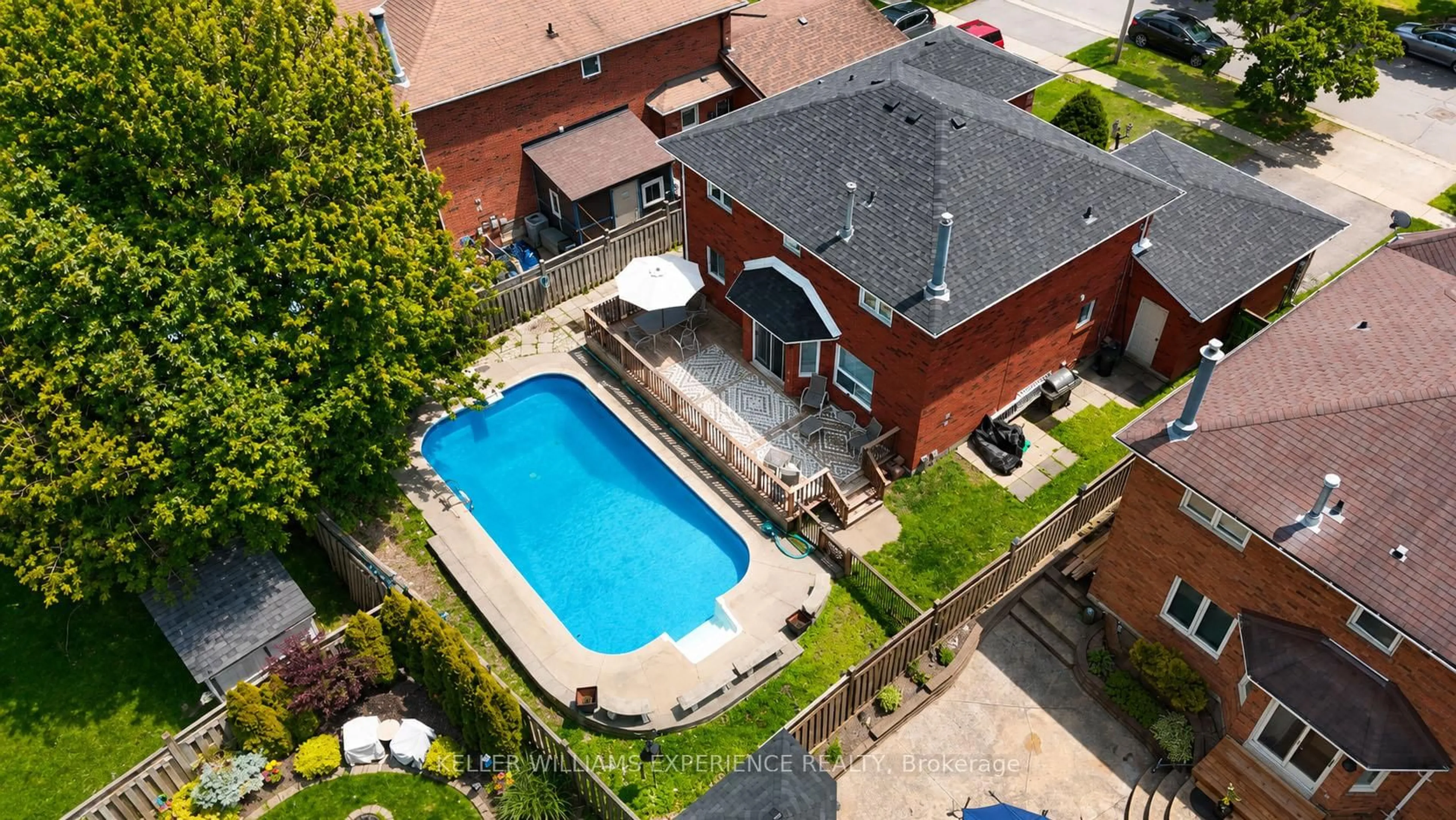 Pool for 132 James St, Barrie Ontario L4N 6X9