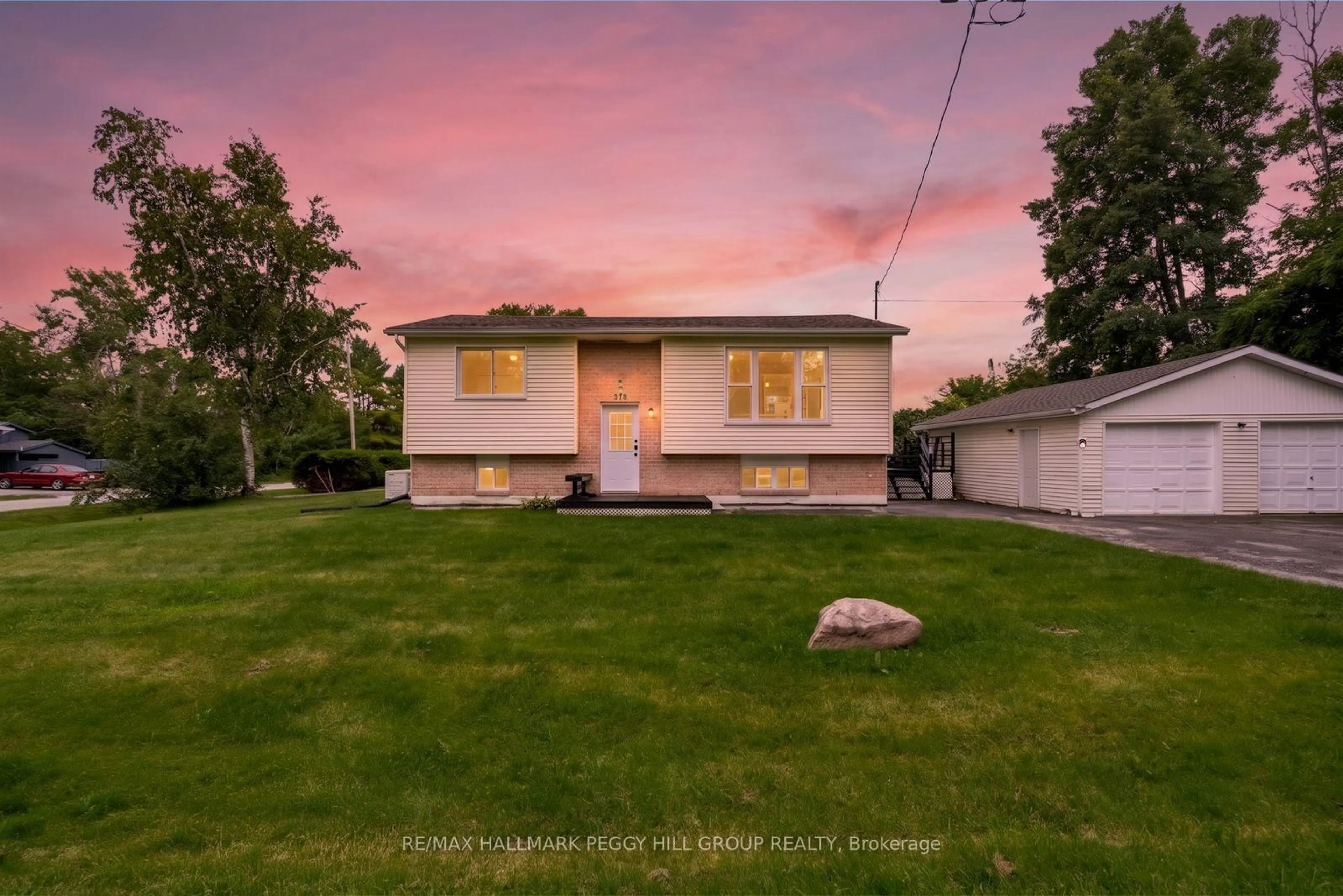 A pic from outside/outdoor area/front of a property/back of a property/a pic from drone, street for 379 Wardell St, Tay Ontario L0K 1R0