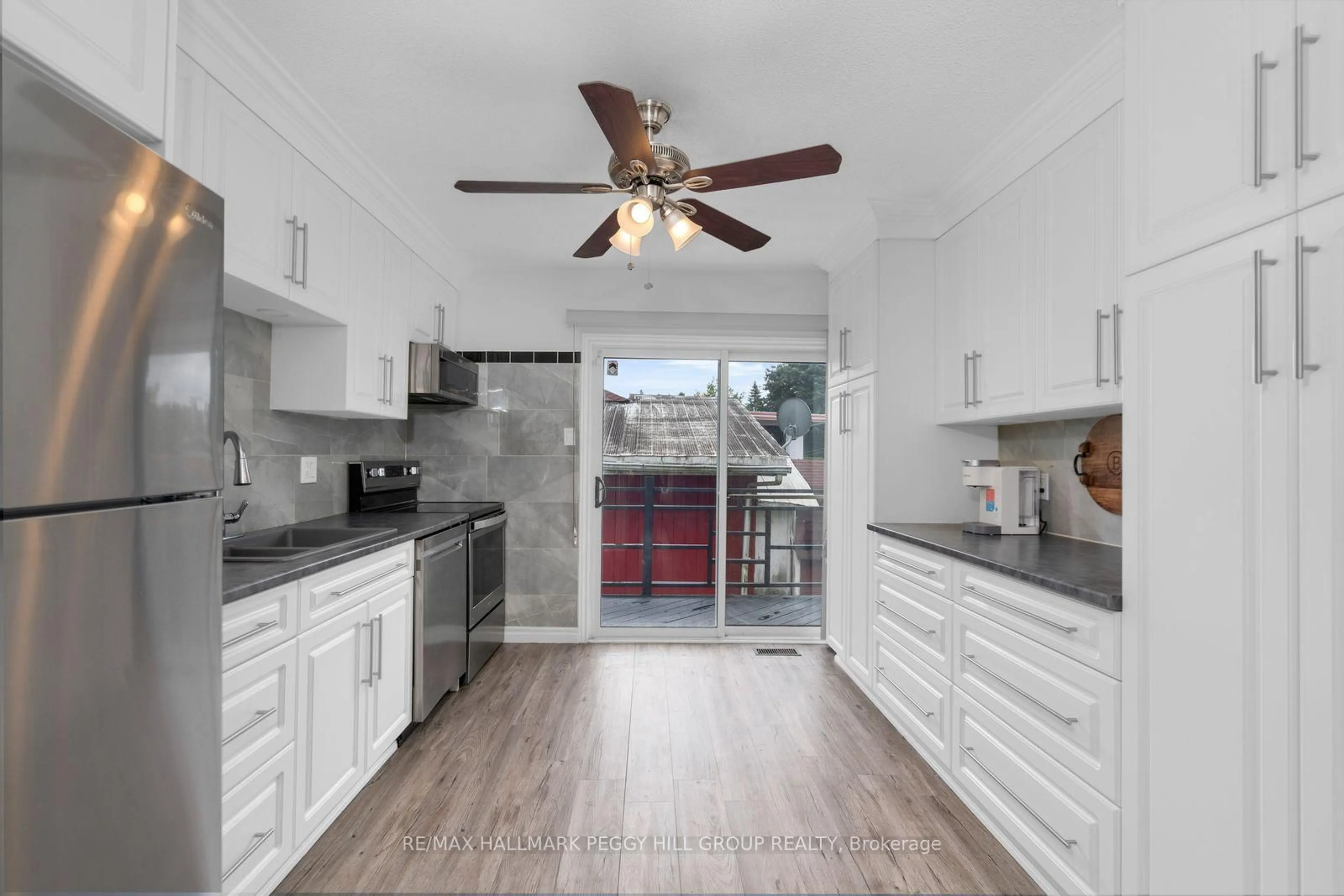 Open concept kitchen, ceramic/tile floor for 379 Wardell St, Tay Ontario L0K 1R0