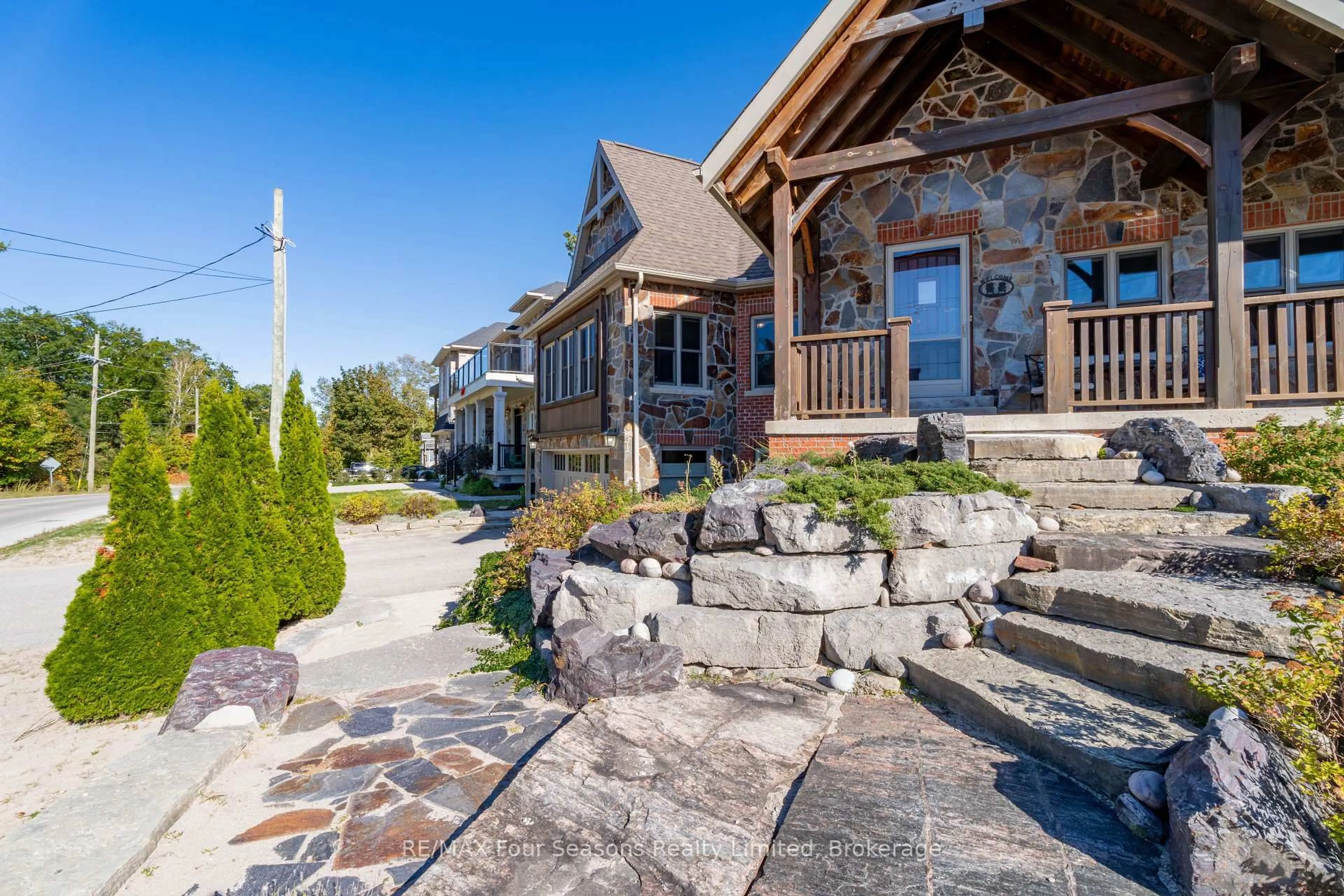 Patio, unknown for 805 Eastdale Dr, Wasaga Beach Ontario L9Z 2R5