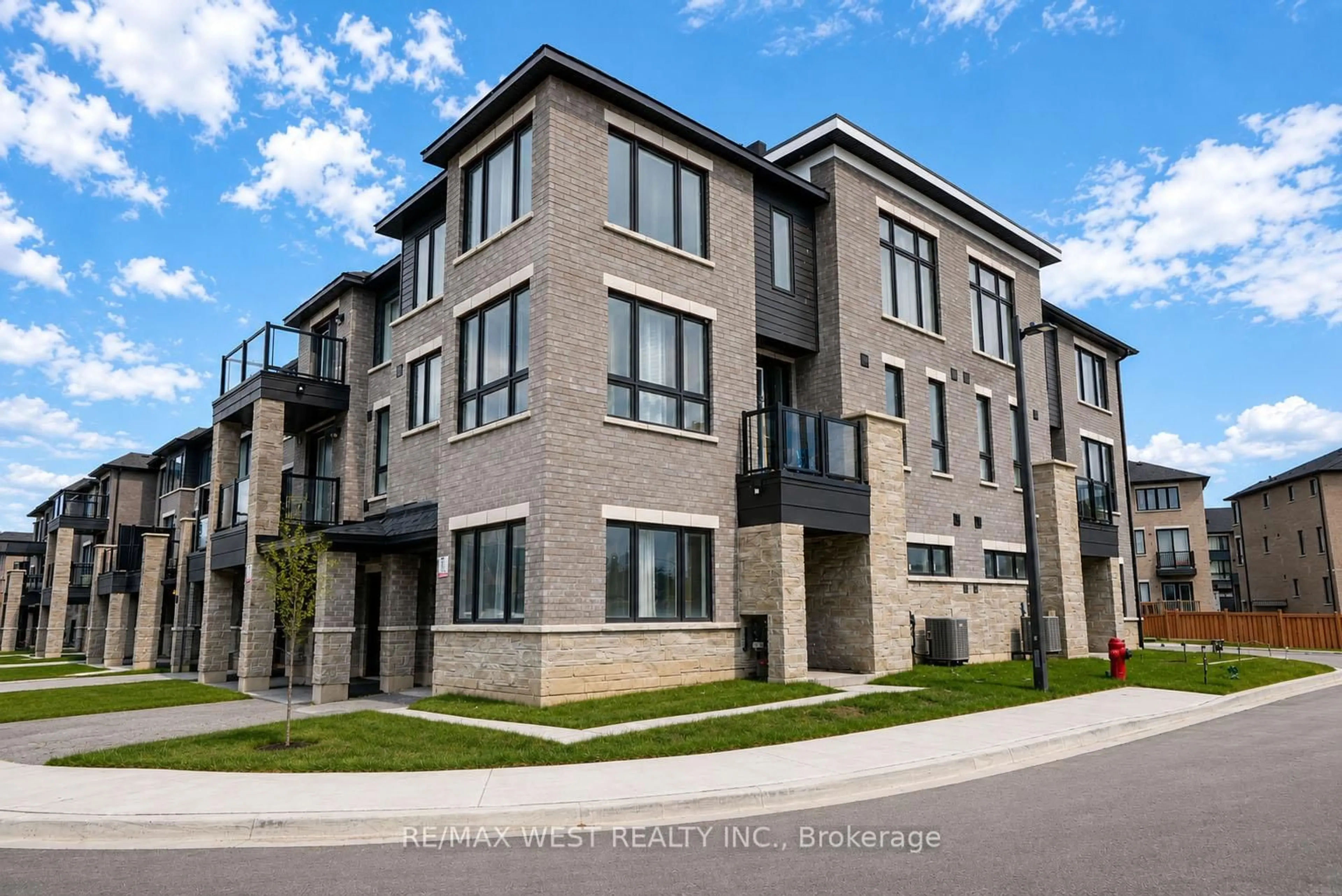 Home with brick exterior material, street for 34 Spry Lane, Barrie Ontario L4N 0H7