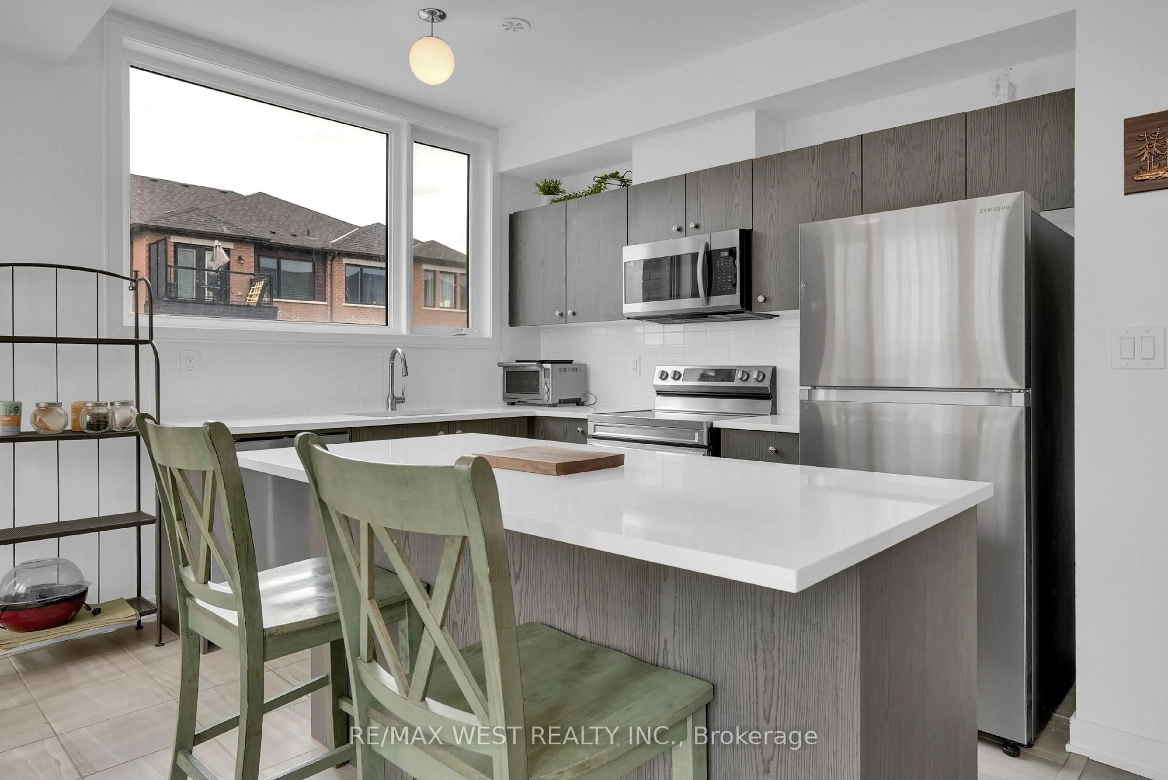 Open concept kitchen, unknown for 34 Spry Lane, Barrie Ontario L4N 0H7