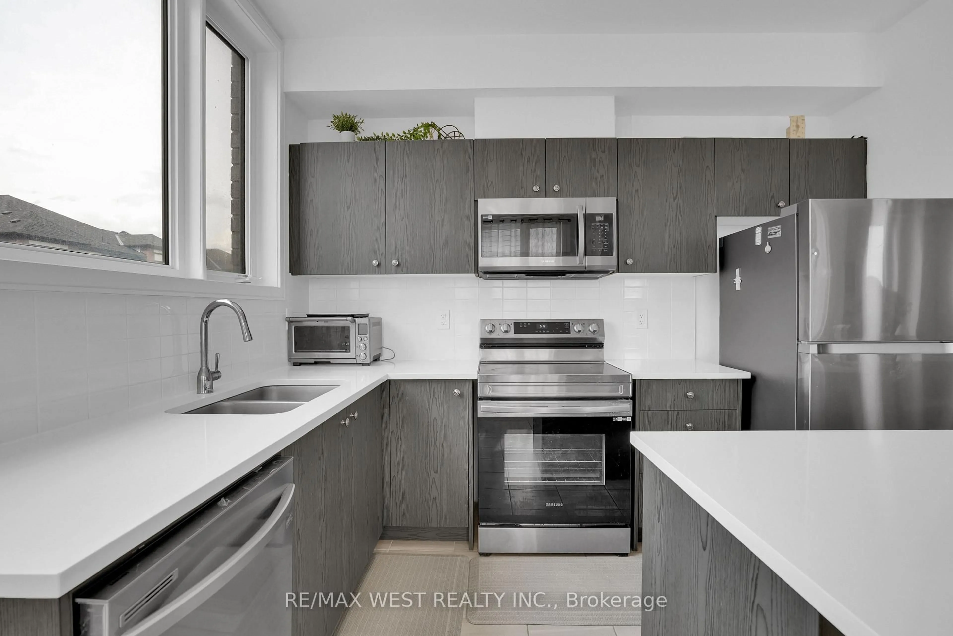 Unknown for 34 Spry Lane, Barrie Ontario L4N 0H7