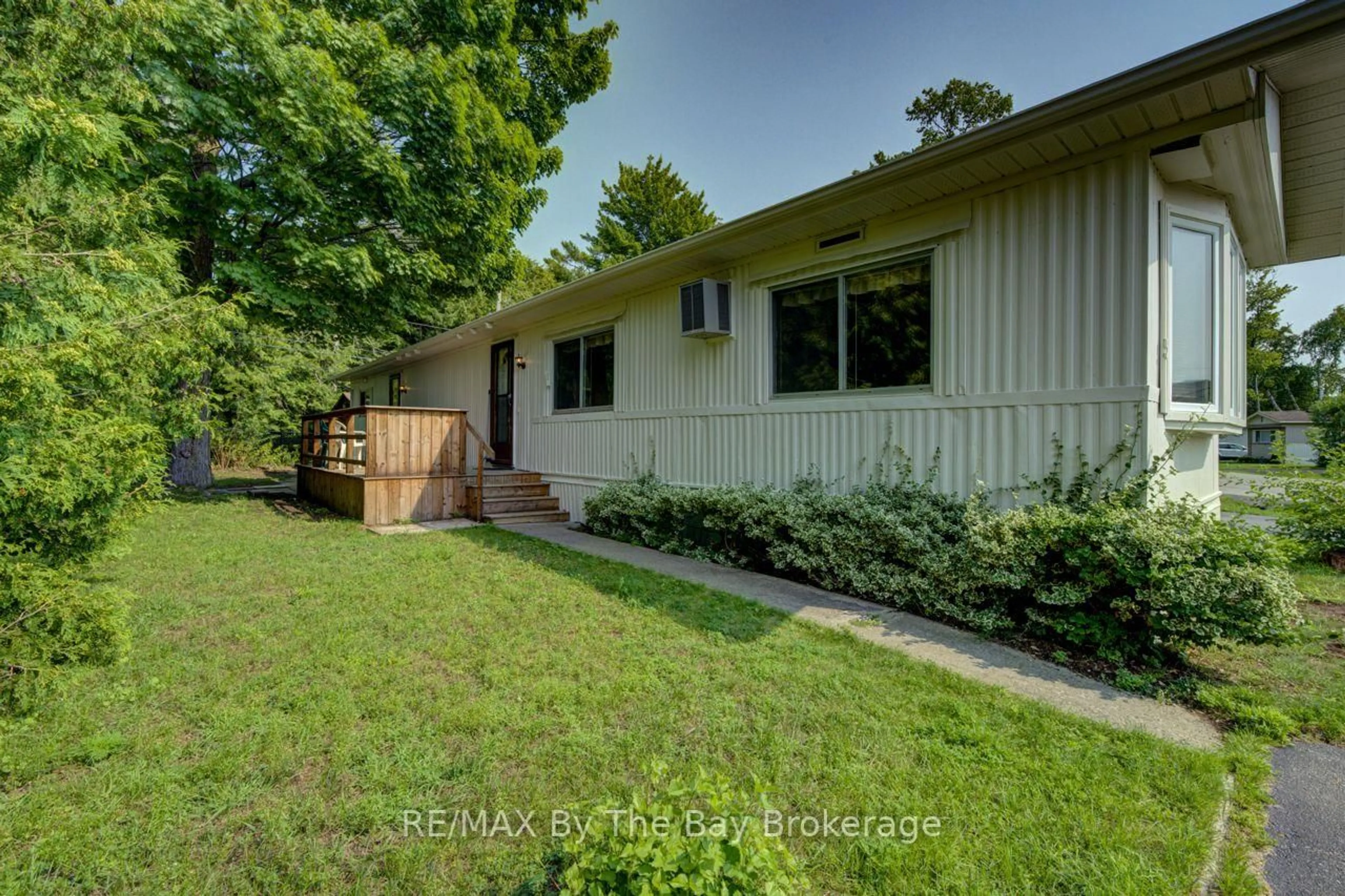 Unknown for 55 Georgian Glen Dr, Wasaga Beach Ontario L9Z 1K7