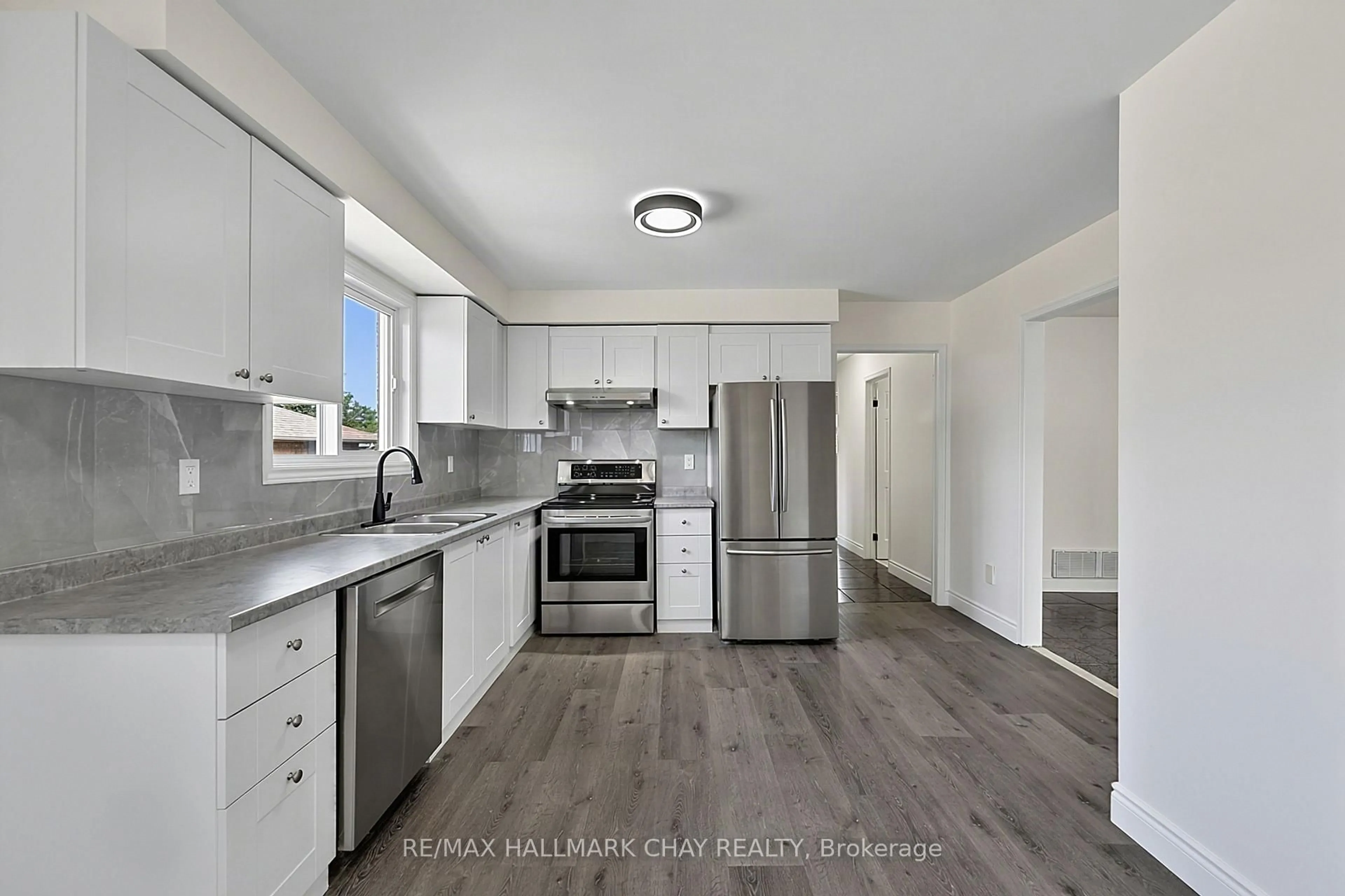 Open concept kitchen, unknown for 29 Porritt St, Barrie Ontario L4N 6Y3