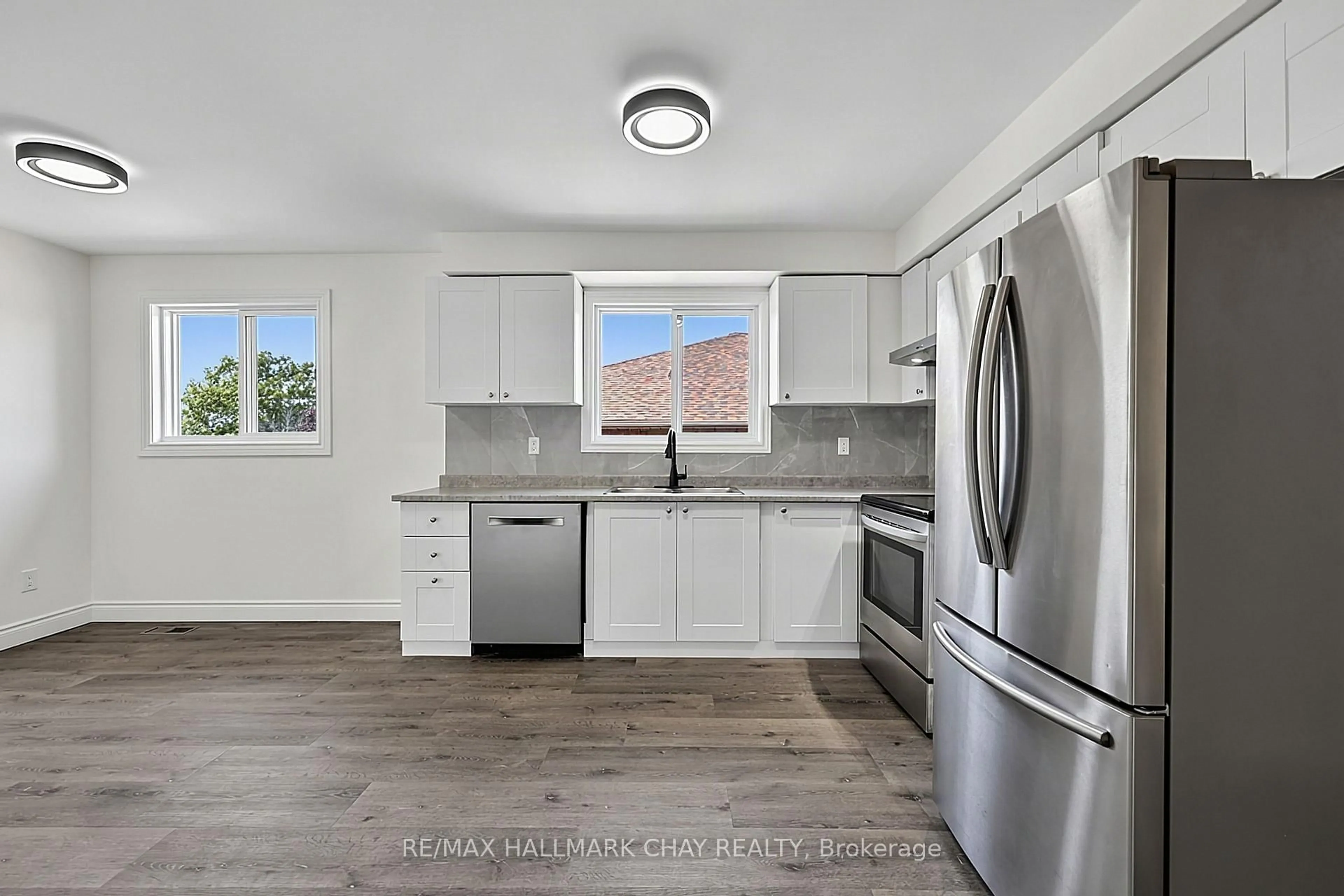 Open concept kitchen, unknown for 29 Porritt St, Barrie Ontario L4N 6Y3