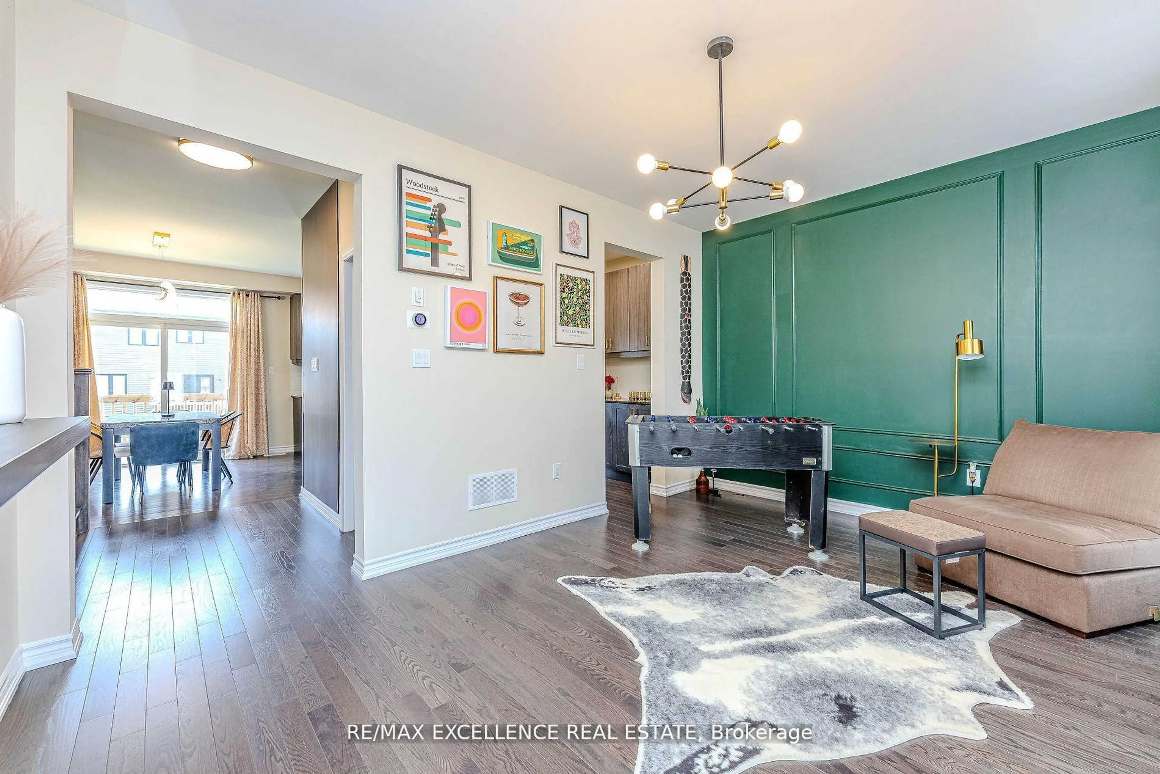 Indoor entryway for 80 Berkely St, Wasaga Beach Ontario L9Z 0K5