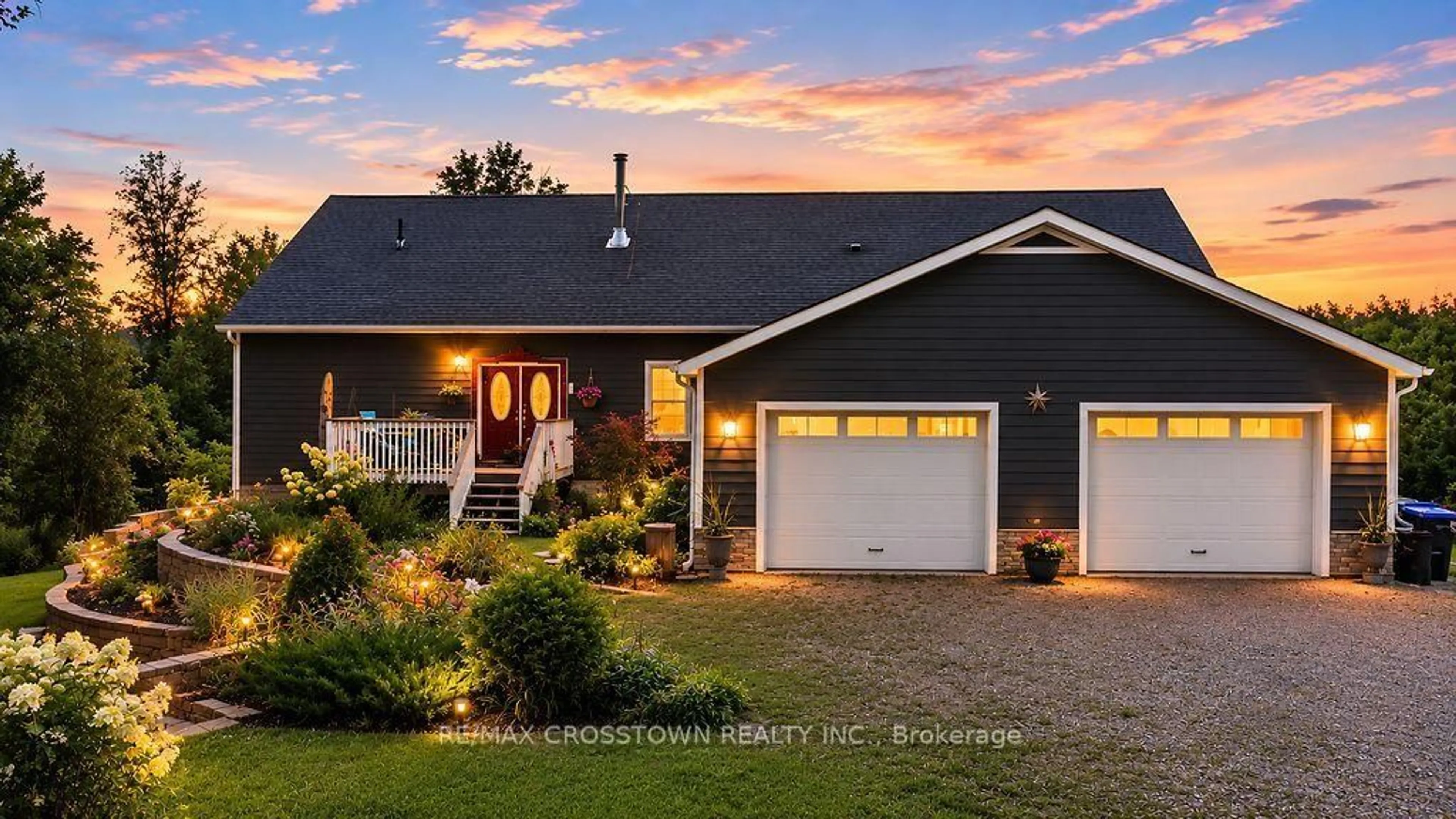 Home with vinyl exterior material, street for 243 Champlain Rd, Penetanguishene Ontario L9M 1S2