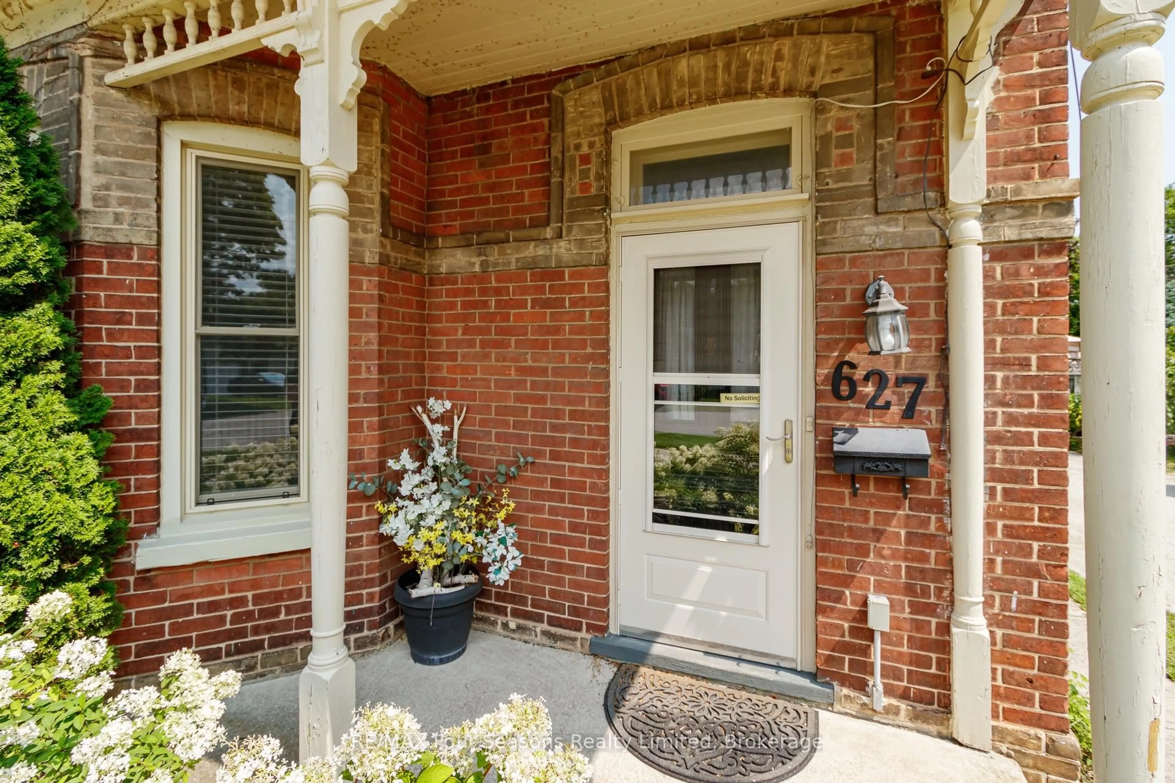 Home with brick exterior material, street for 627 Saint Marie St, Collingwood Ontario L9Y 3L4