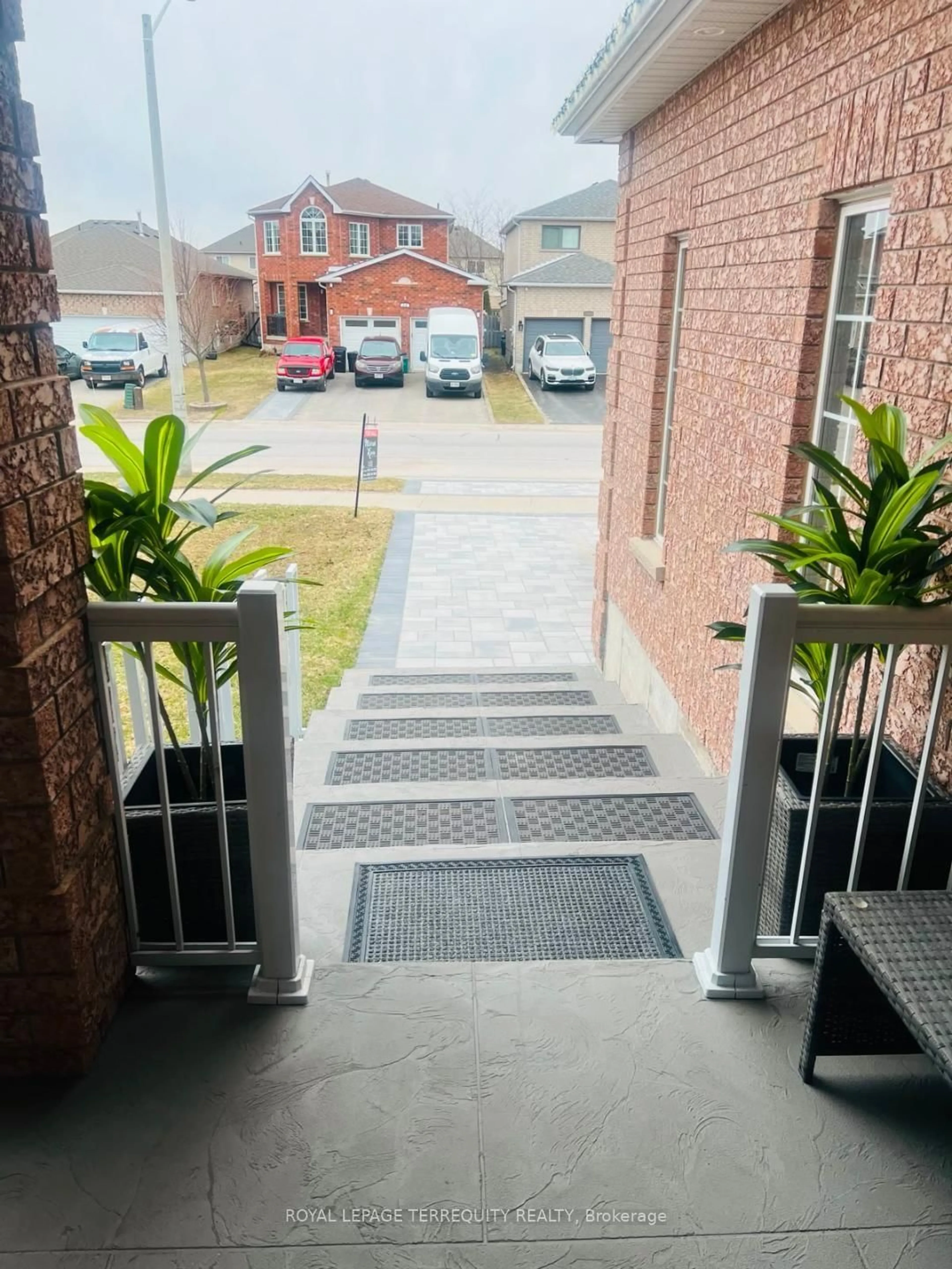 Unknown for 25 Jagges Dr, Barrie Ontario L4N 0W9