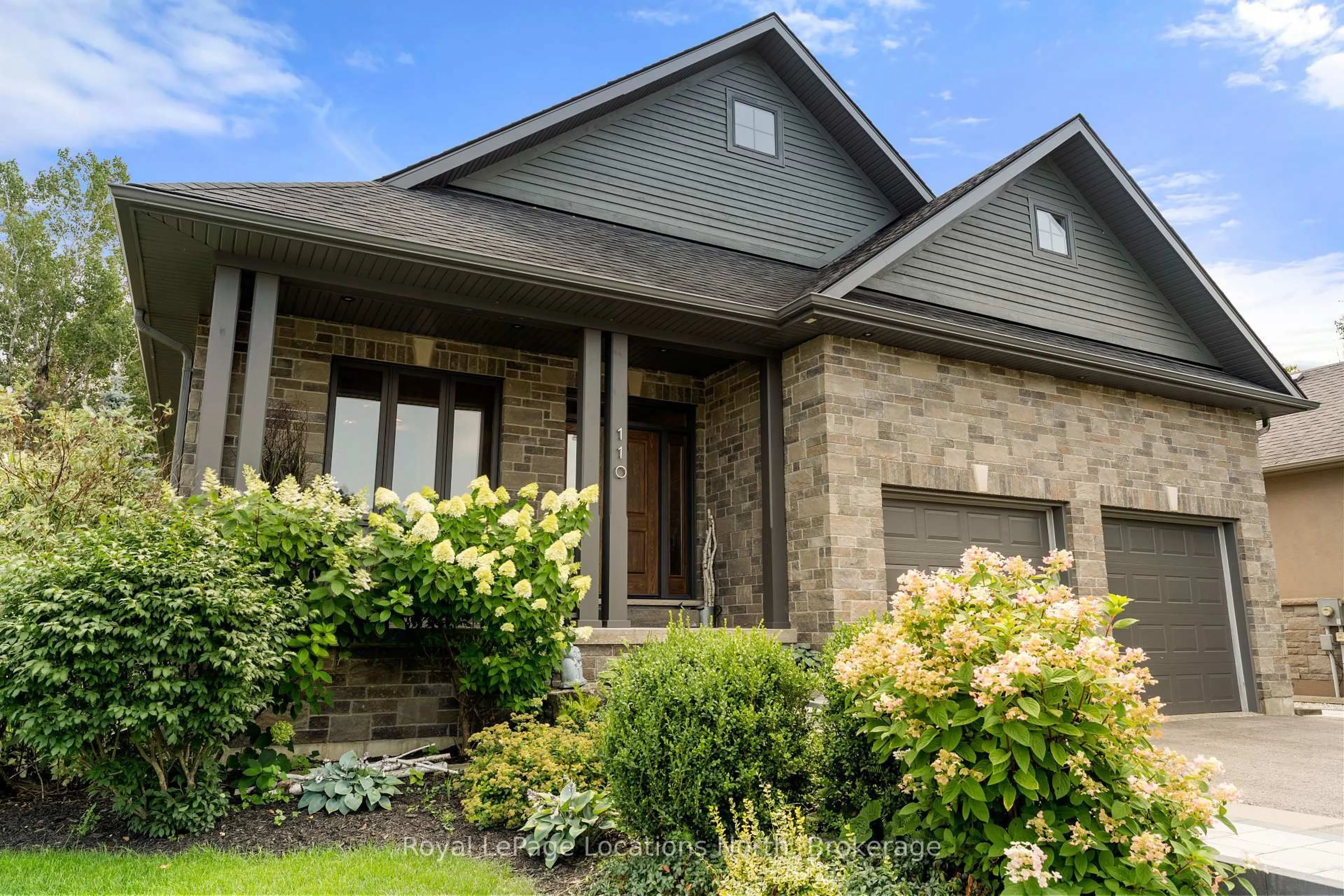 Home with brick exterior material, street for 110 Mary St, Collingwood Ontario L9Y 0G4