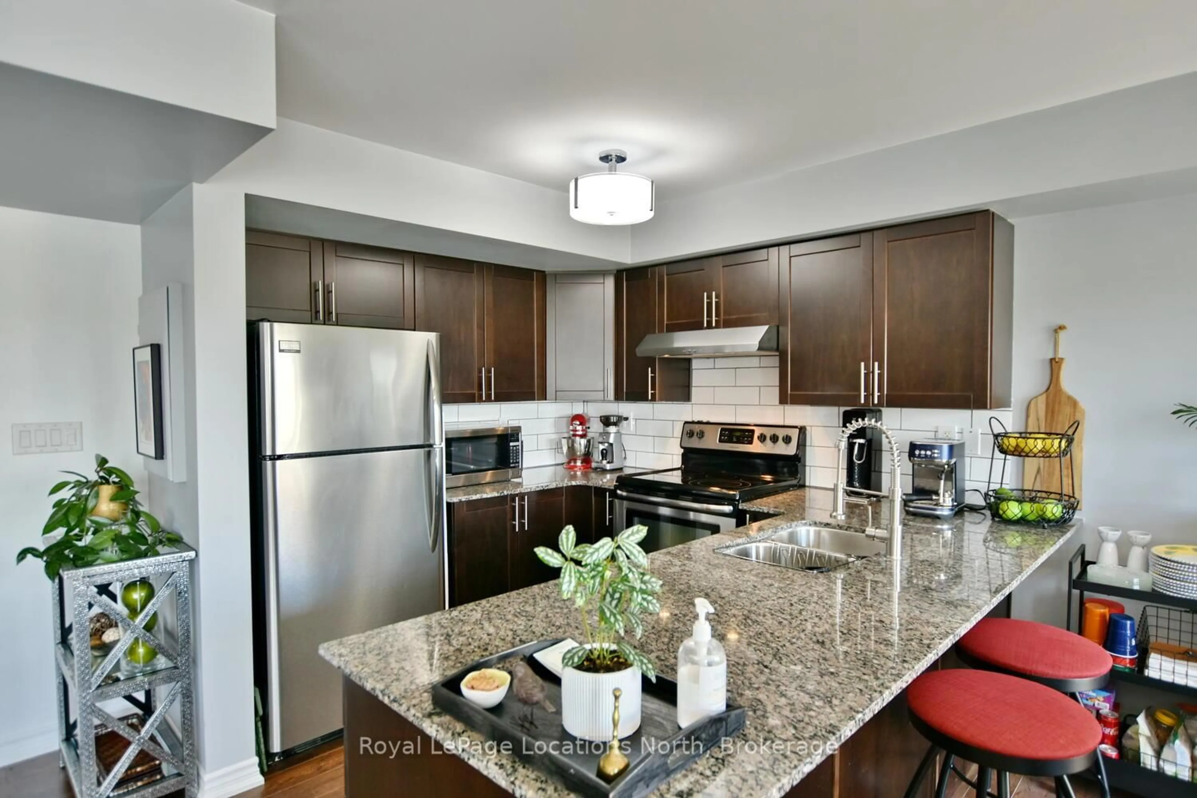 Open concept kitchen, ceramic/tile floor for 30 Joseph Tr, Collingwood Ontario L9Y 0J2