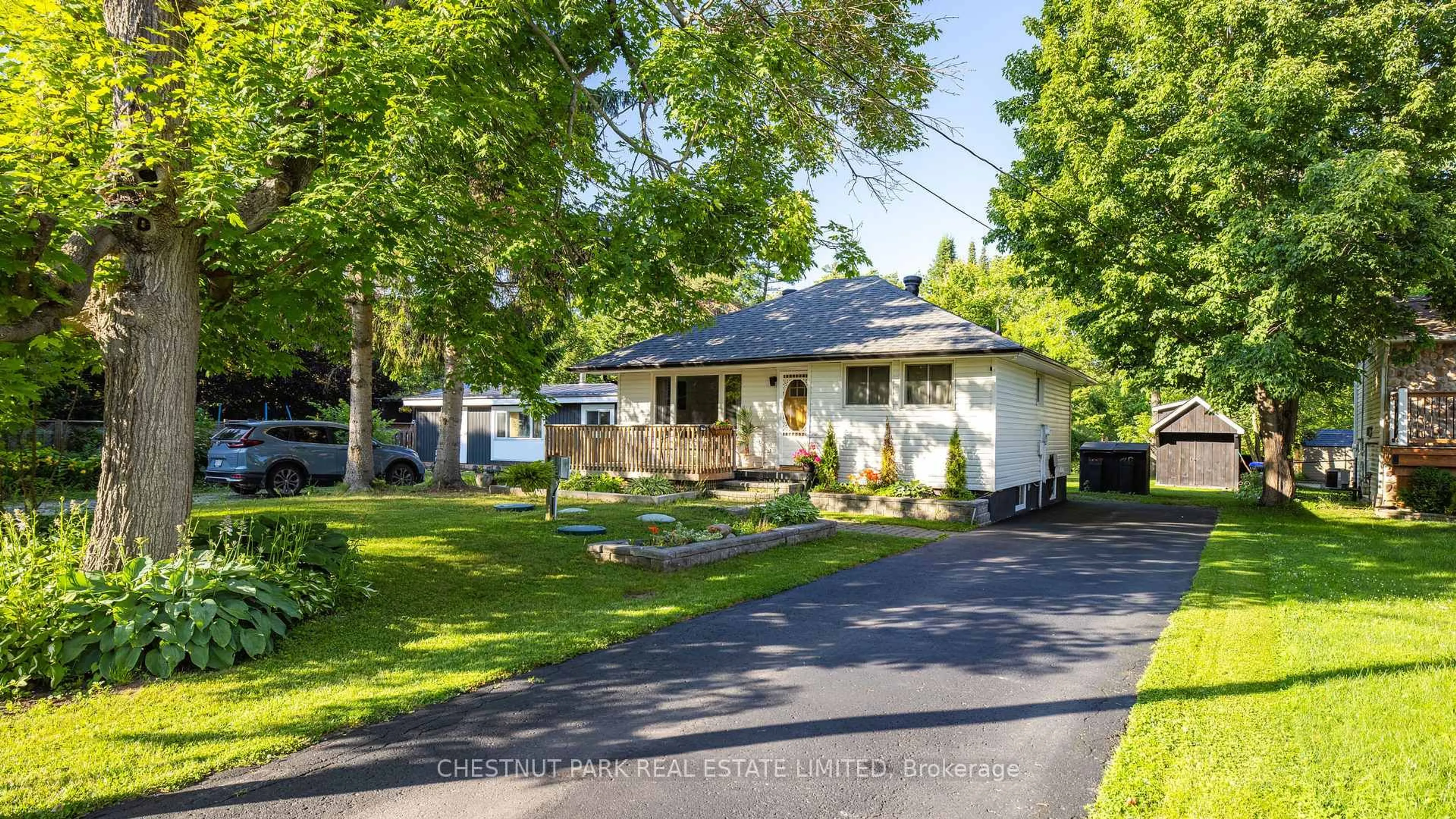 A pic from outside/outdoor area/front of a property/back of a property/a pic from drone, street for 47 Lakeshore Rd, Oro-Medonte Ontario L0L 2E0
