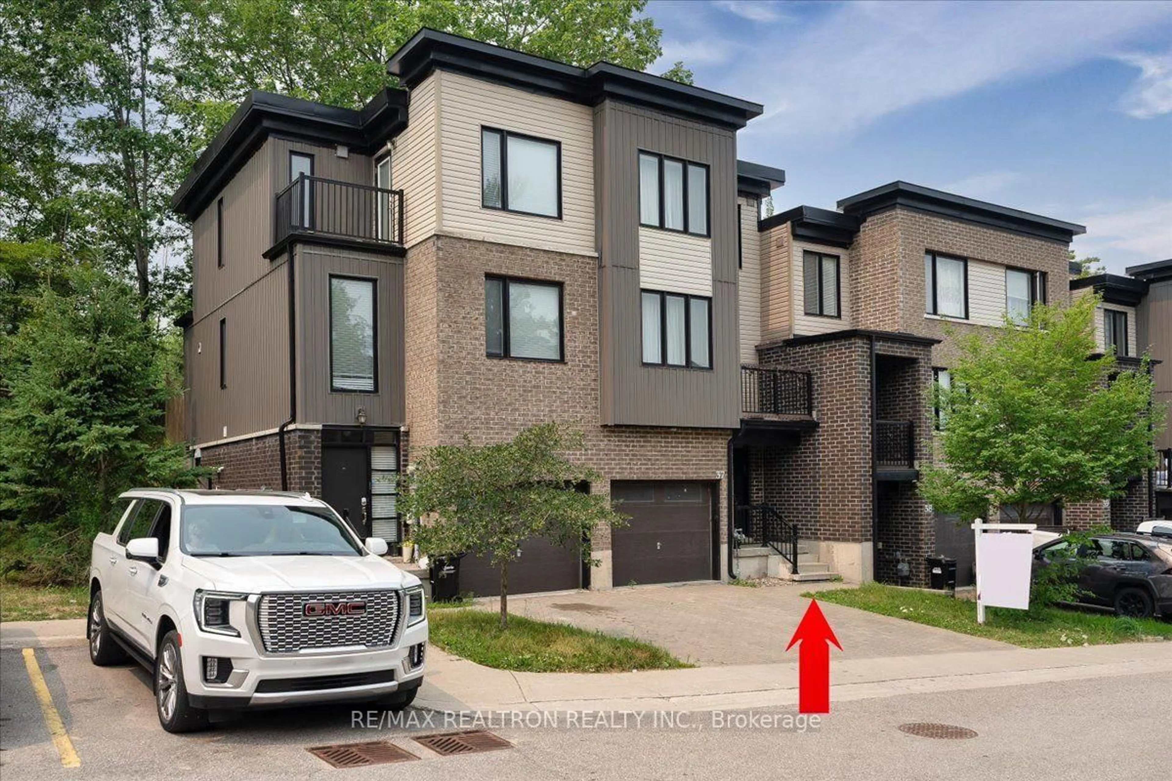 Home with brick exterior material, street for 199 Ardagh Rd #37, Barrie Ontario L4N 0L1