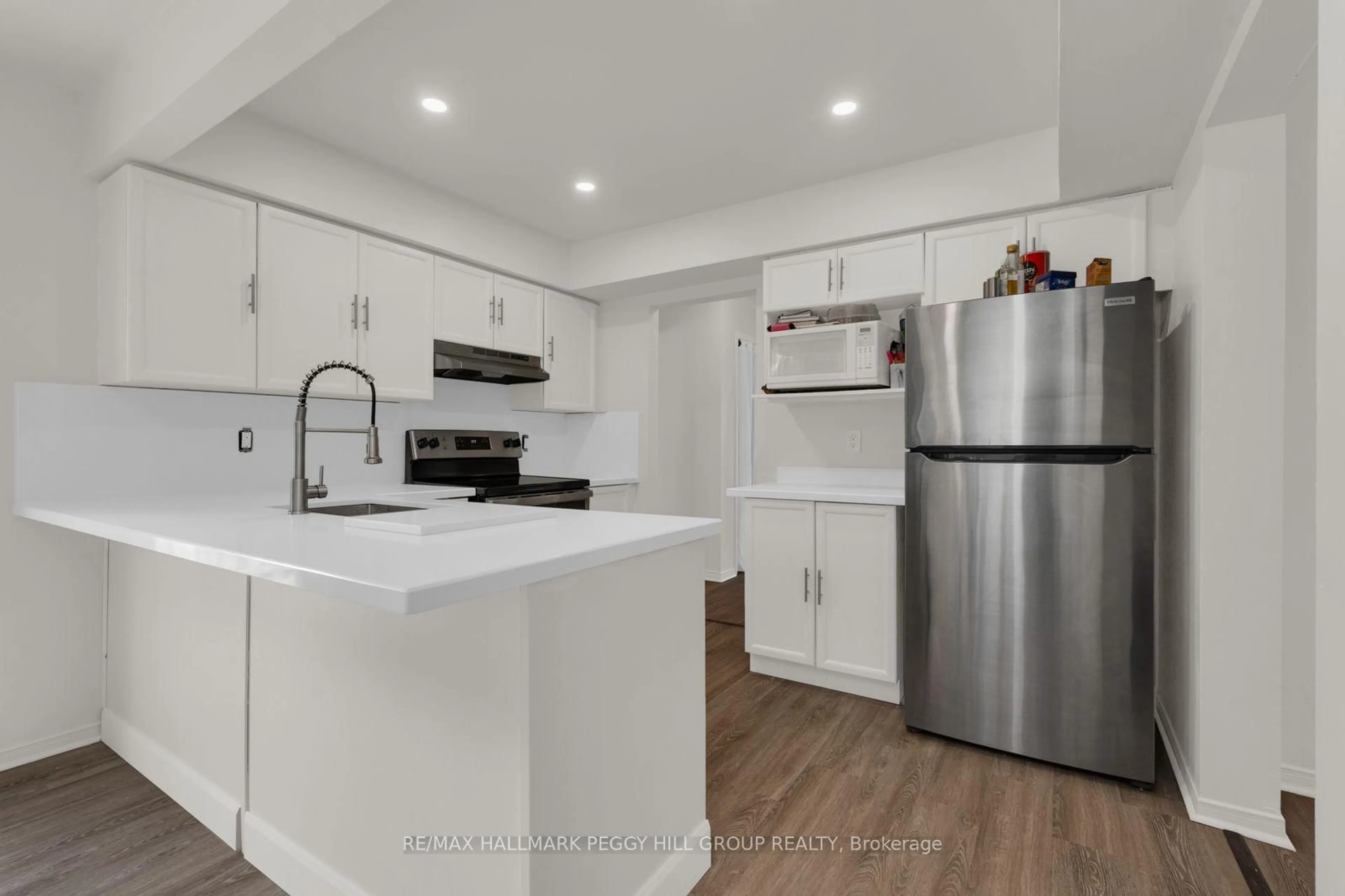 Open concept kitchen, unknown for 468 Grove St, Barrie Ontario L4M 5W3