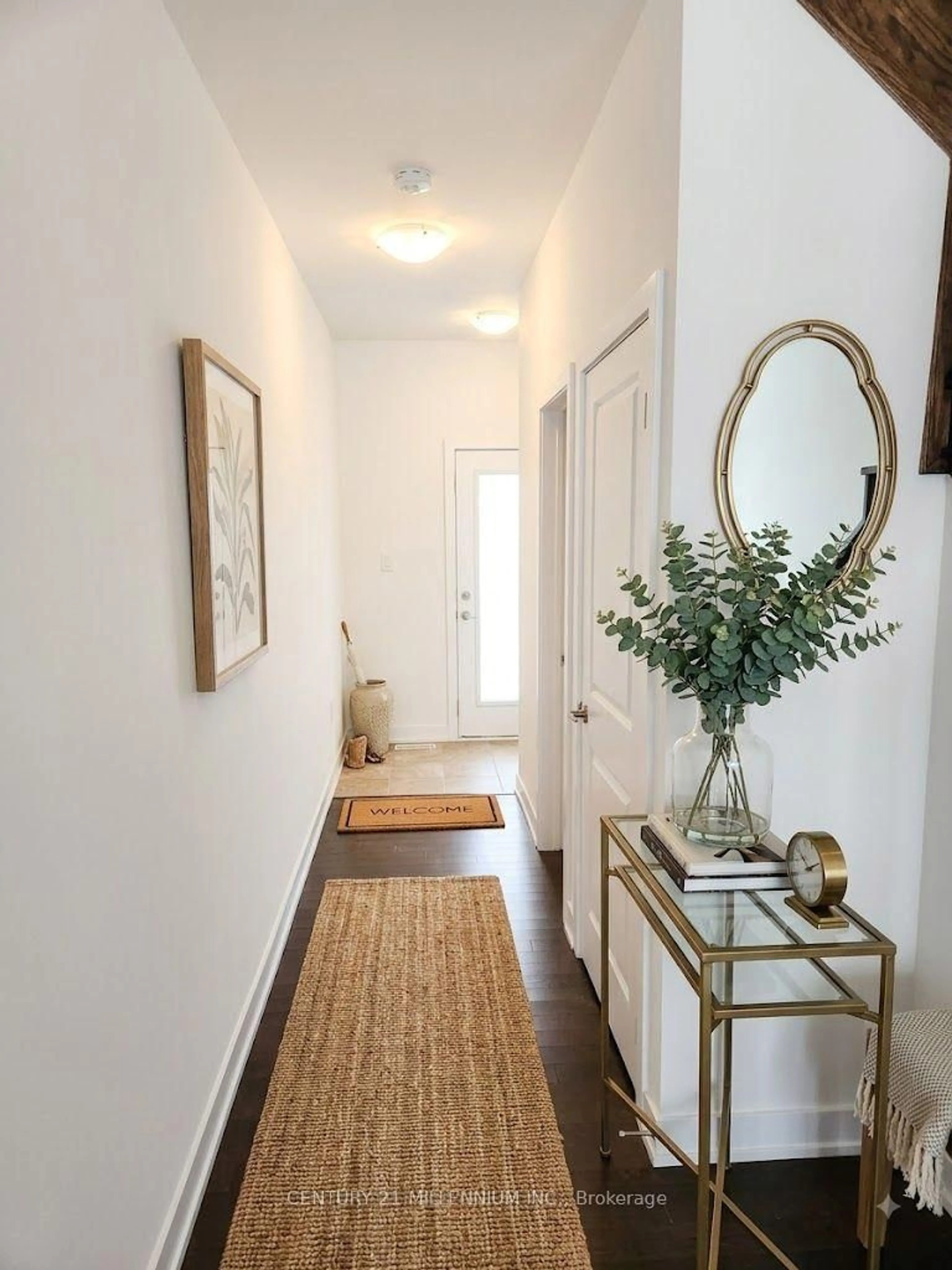 Indoor entryway for 26 Westwood Ave, Barrie Ontario L9J 0M6