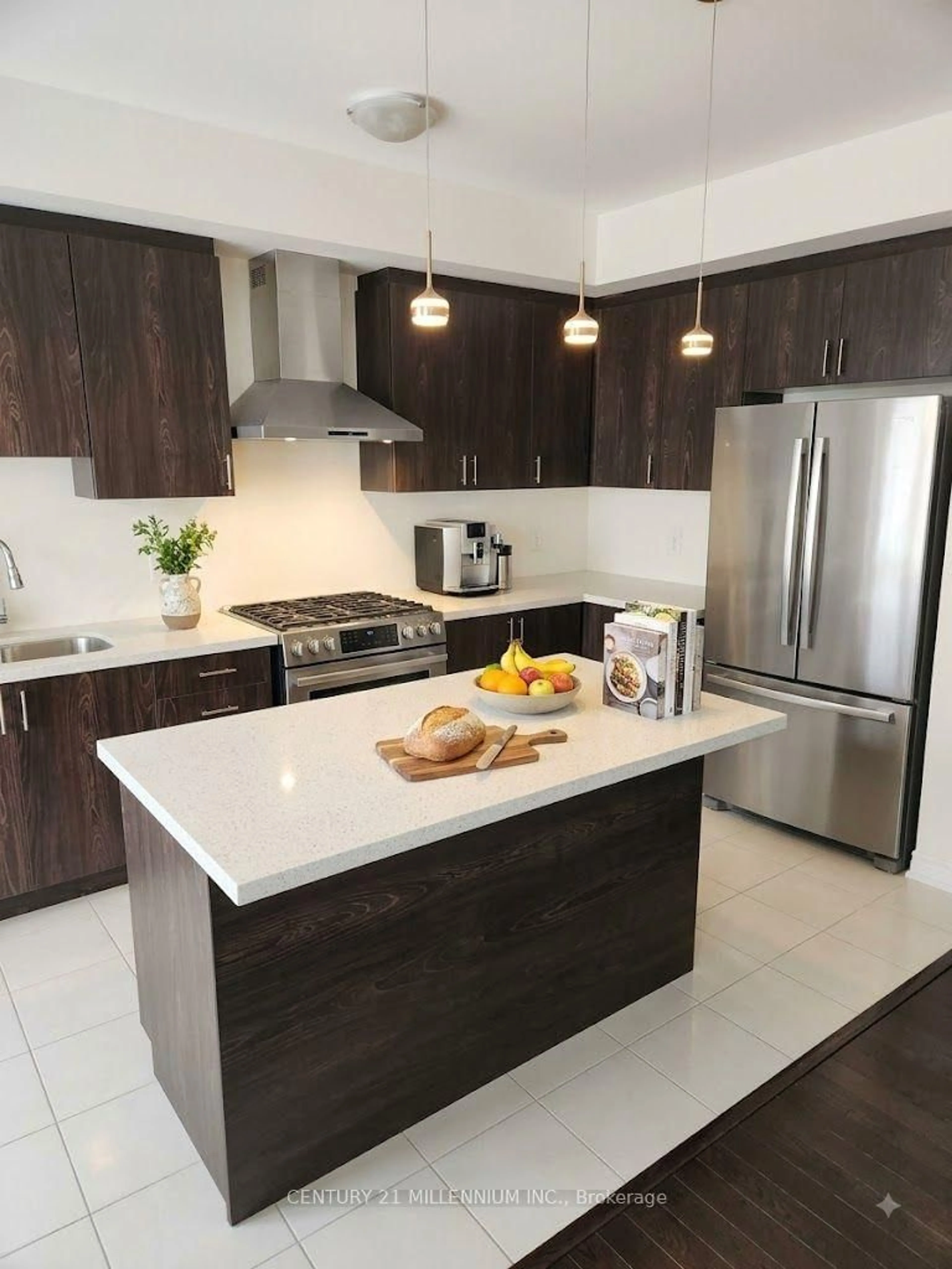 Contemporary kitchen, unknown for 26 Westwood Ave, Barrie Ontario L9J 0M6