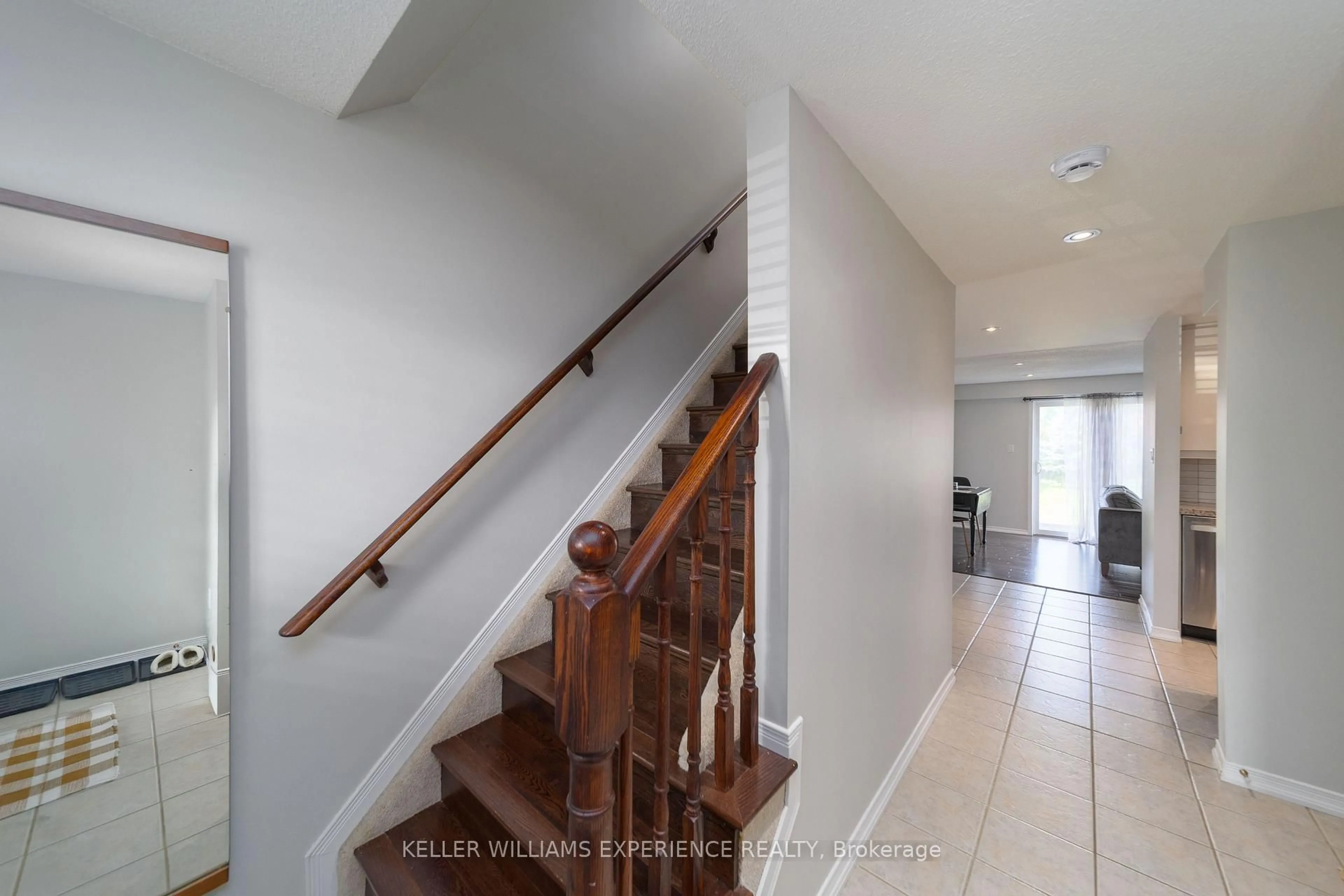 Unknown for 12 Monarchy St, Barrie Ontario L4M 7K2