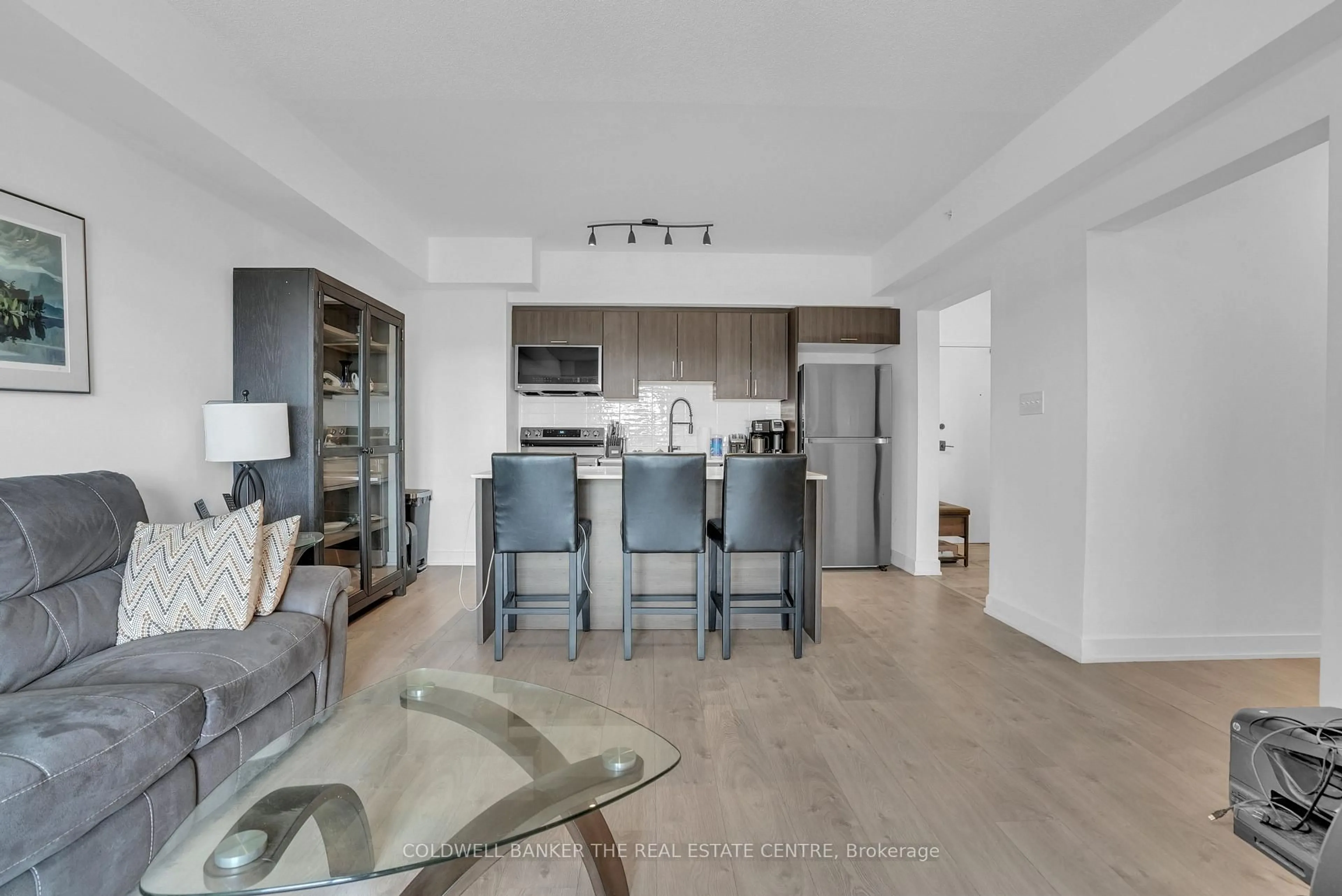 Open concept kitchen, unknown for 5 Chef Lane #512, Barrie Ontario L9J 0J8
