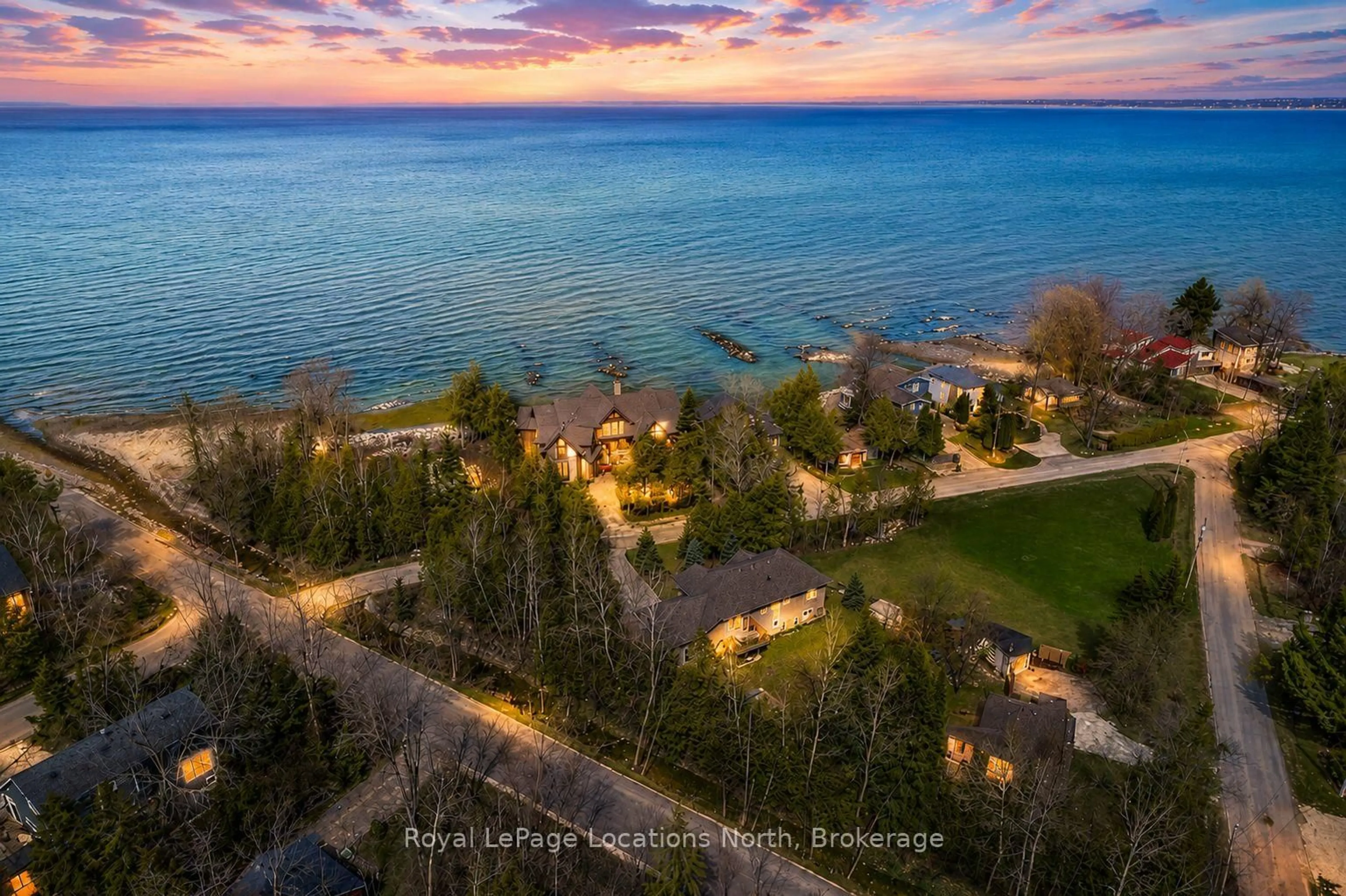 A pic from outside/outdoor area/front of a property/back of a property/a pic from drone, water/lake/river/ocean view for 45 William Ave, Wasaga Beach Ontario L9Z 2X3