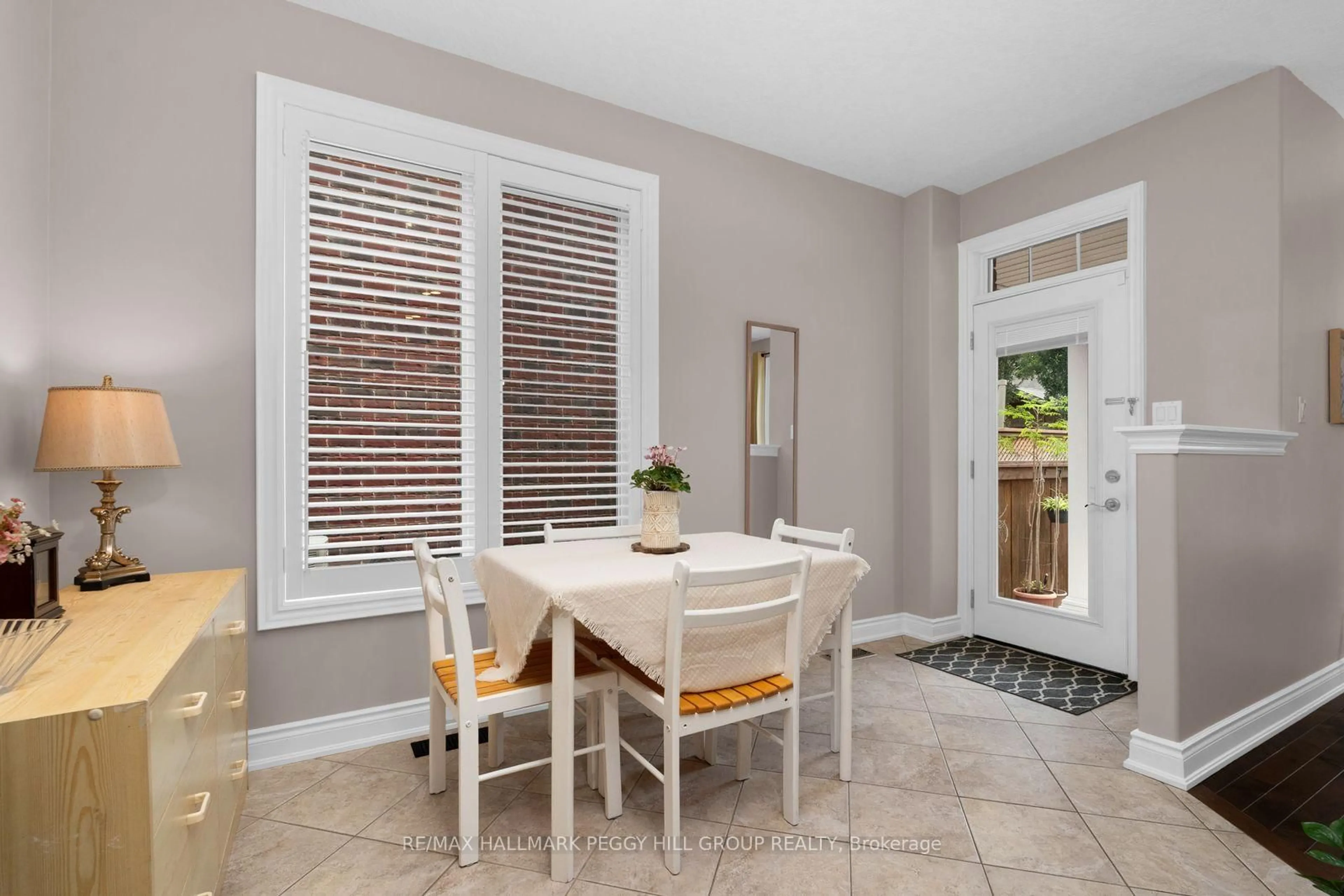 Dining room, ceramic/tile floor for 77 Graihawk Dr, Barrie Ontario L4N 6G7