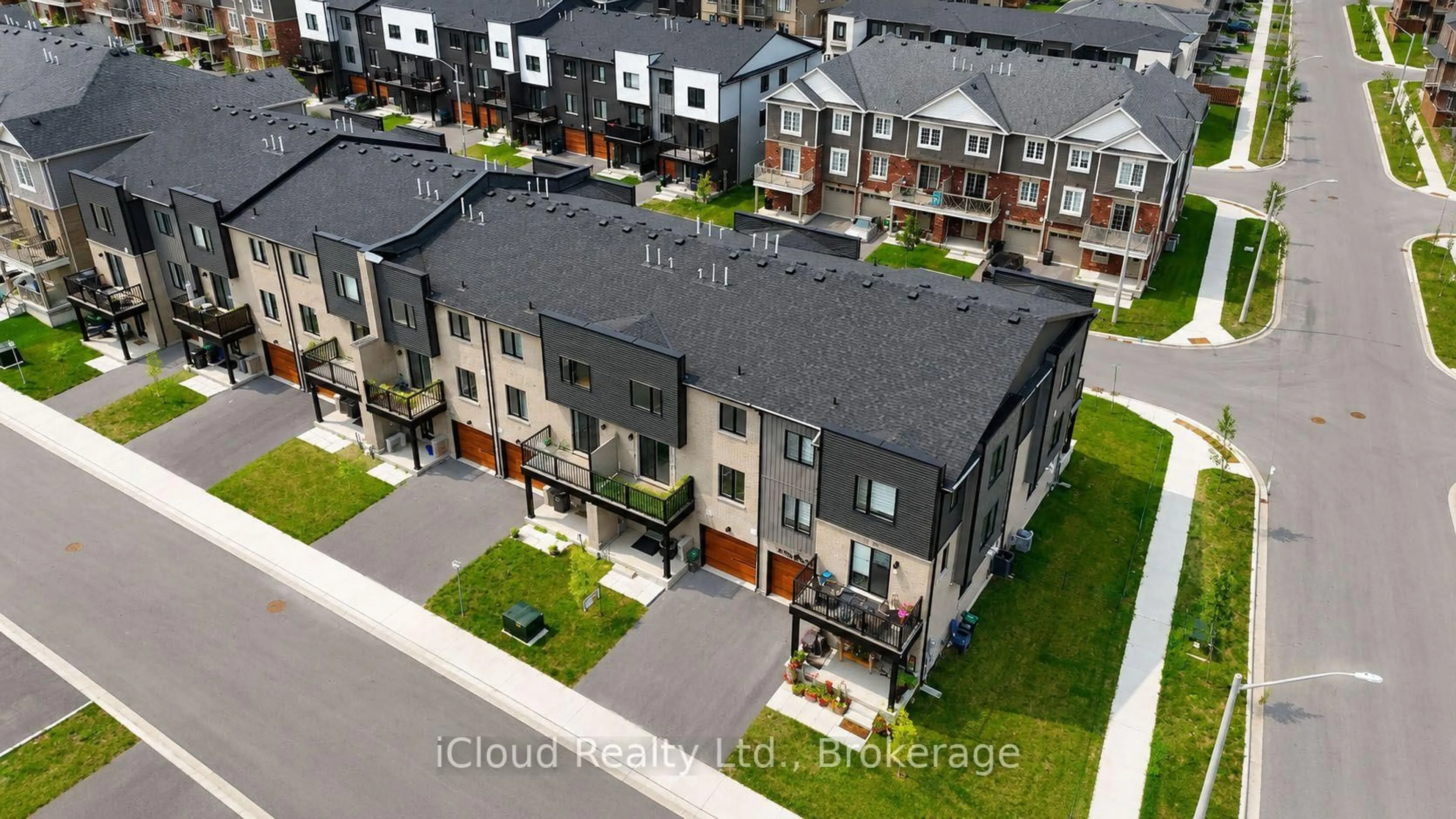 A pic from outside/outdoor area/front of a property/back of a property/a pic from drone, street for 35 Wagon Lane, Barrie Ontario L9J 0V4