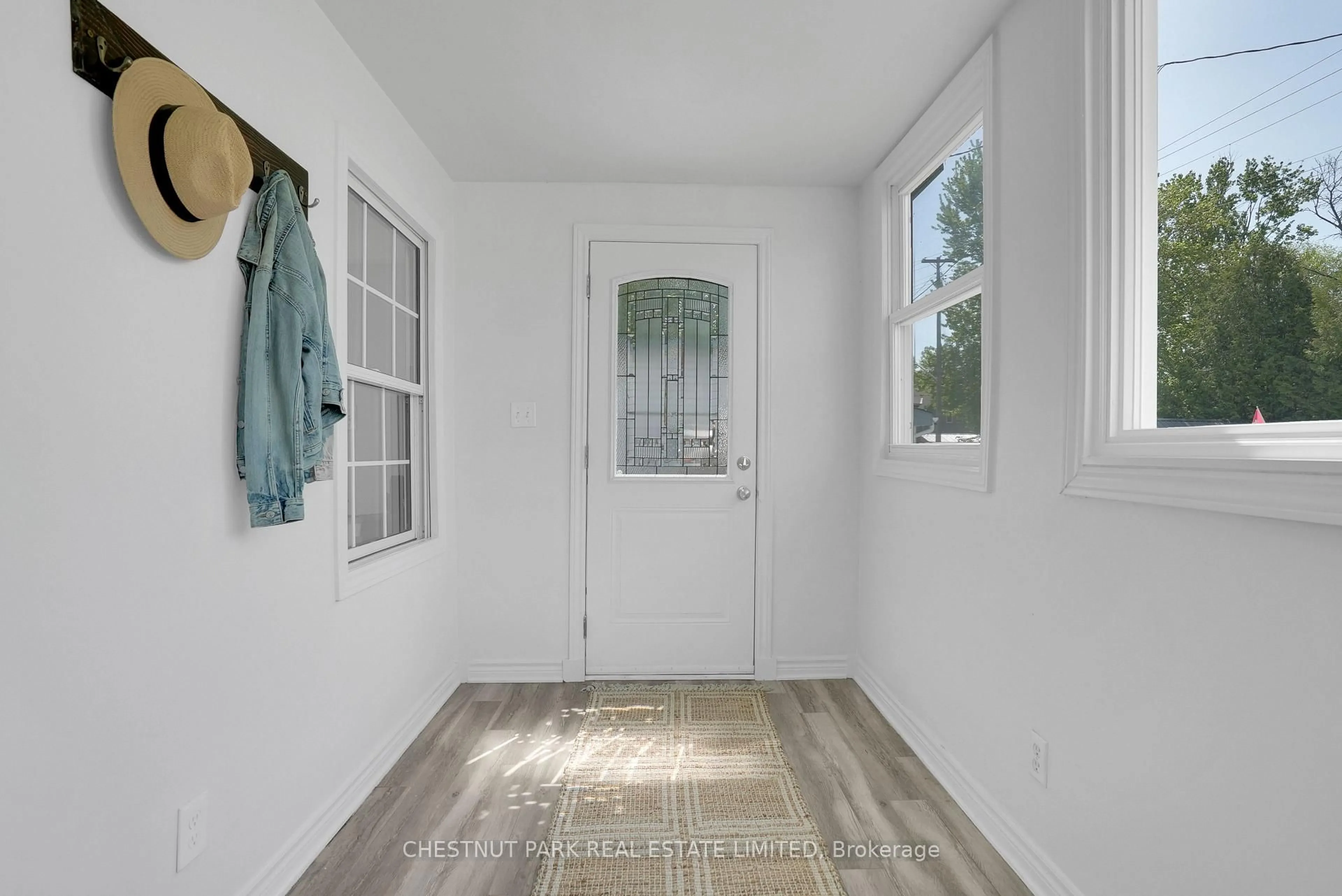 Indoor entryway for 1125 Ramara Road 47 Rd, Ramara Ontario L0K 1B0