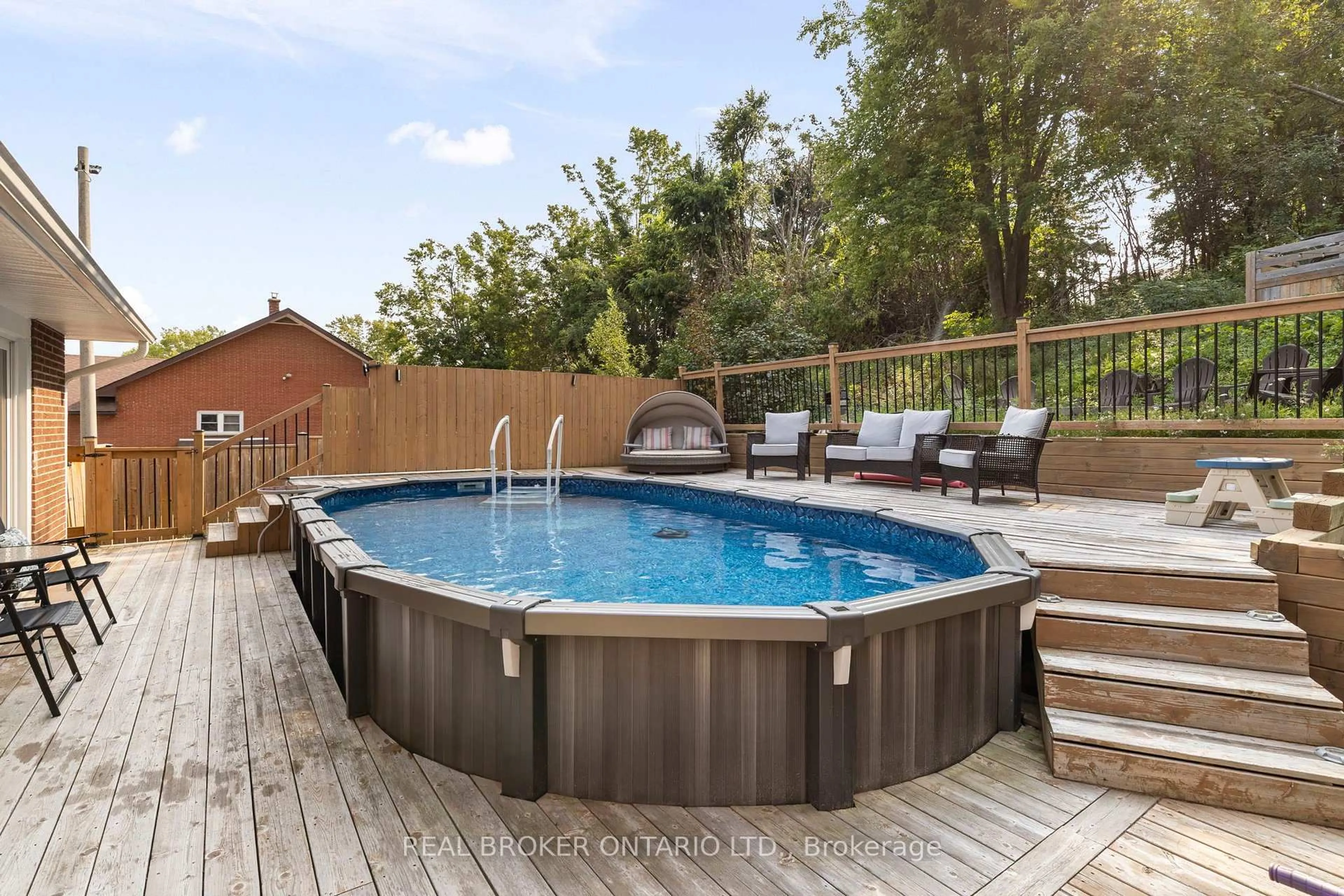 Pool for 92 Quinn Ave, Orillia Ontario L3V 3H5