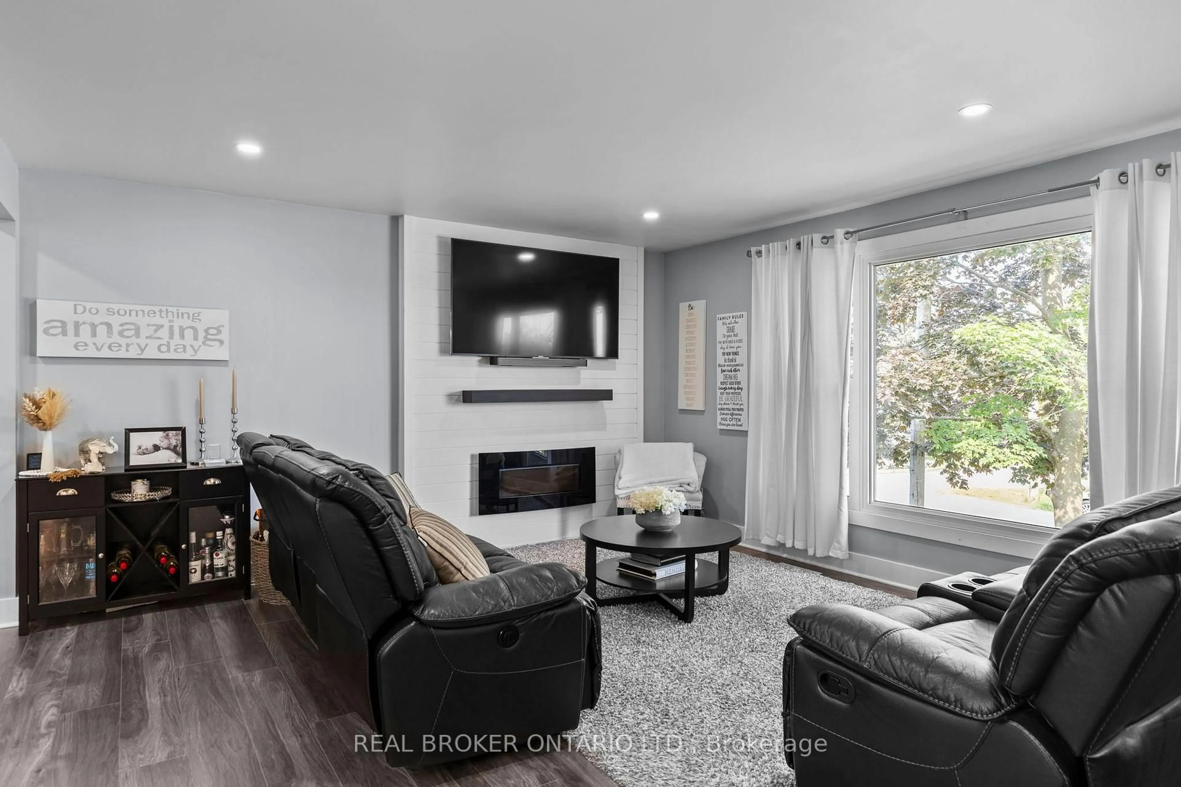 Living room with furniture, unknown for 92 Quinn Ave, Orillia Ontario L3V 3H5