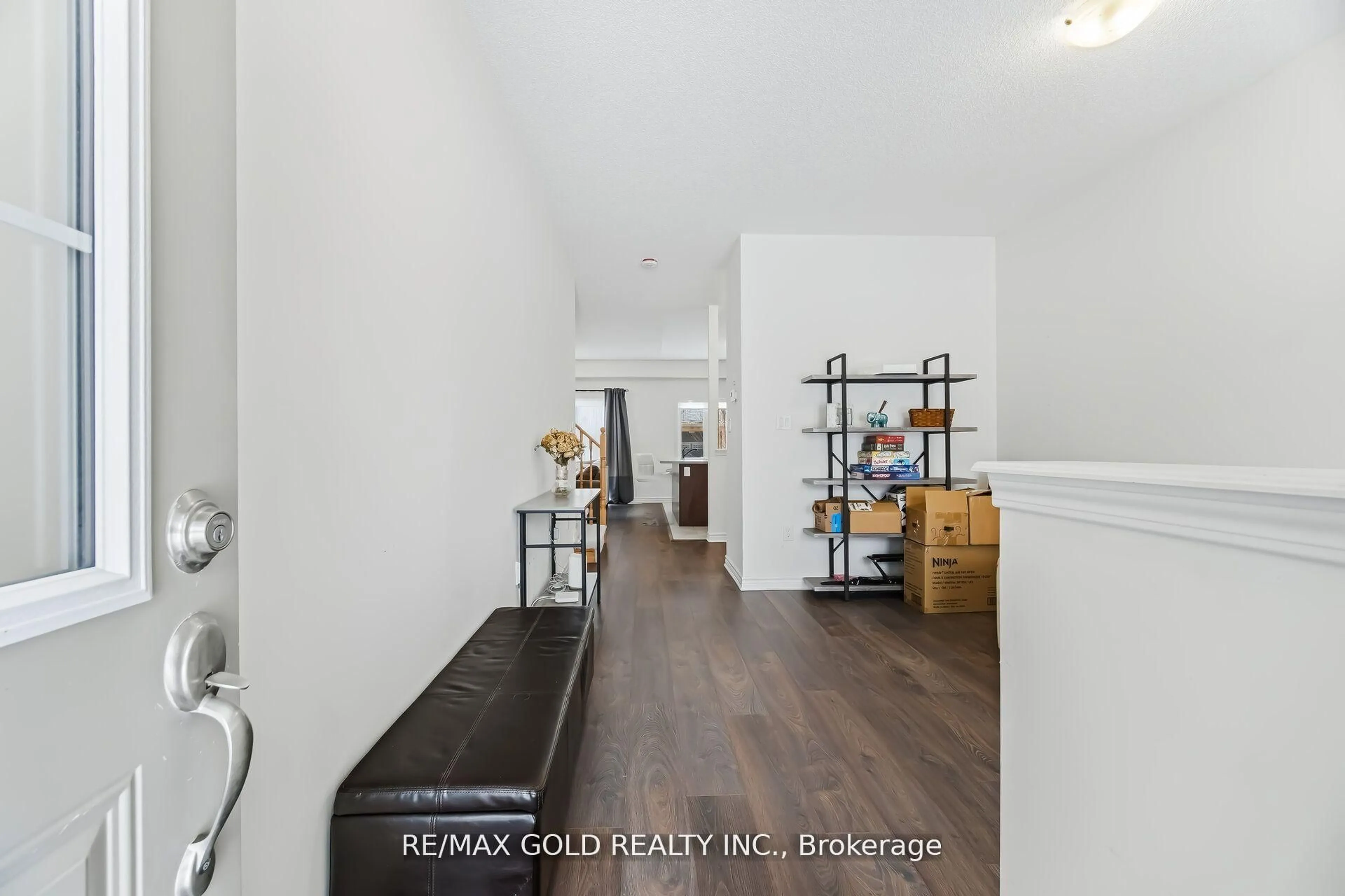 Indoor entryway for 30 Hills Thistle Dr, Wasaga Beach Ontario L9E 0J3