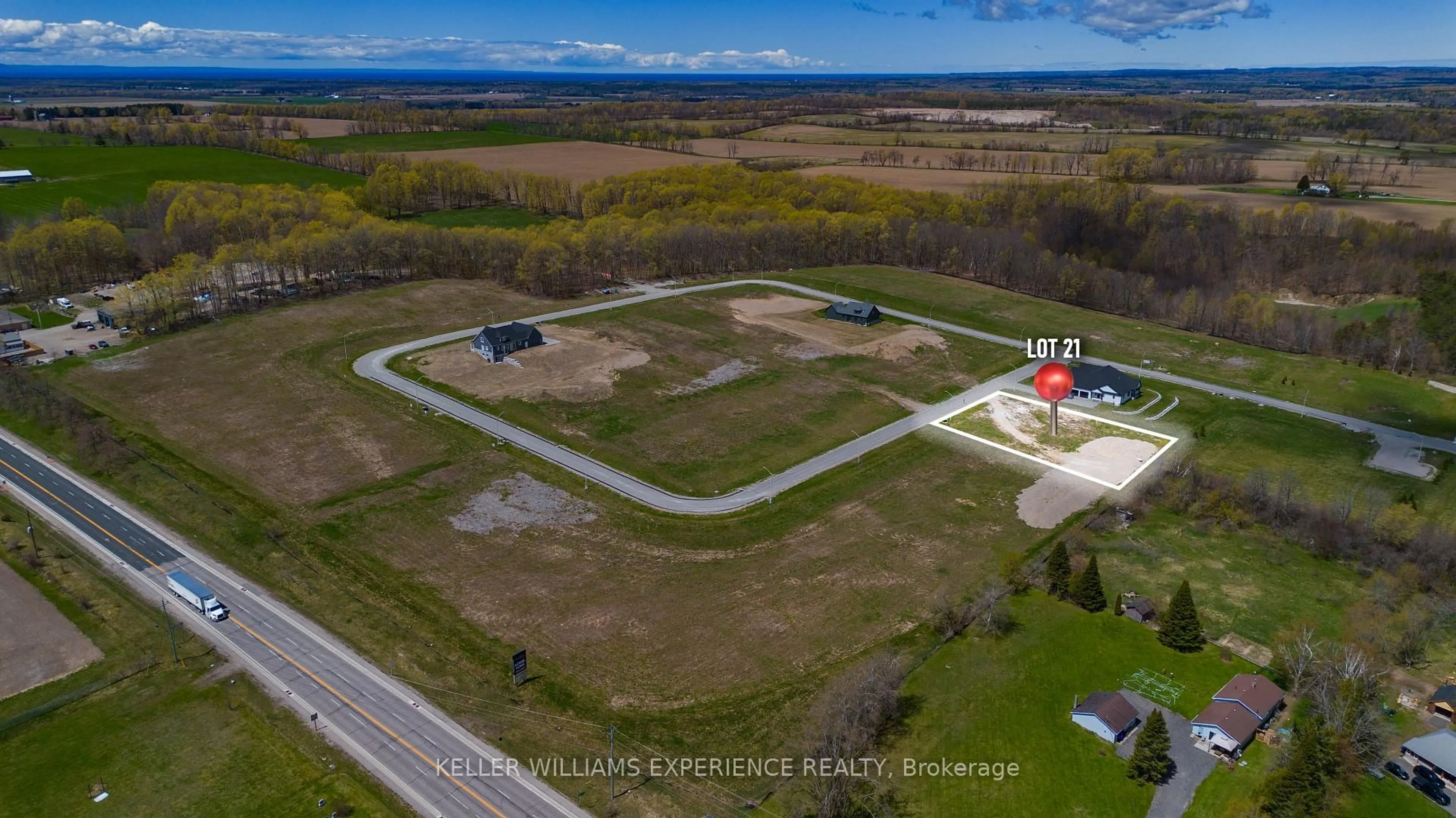 A pic from outside/outdoor area/front of a property/back of a property/a pic from drone, building for 92 Waverley Hts, Tay Ontario L0L 1P0