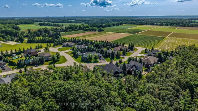 18 Lloyd Cook Dr, Springwater 2