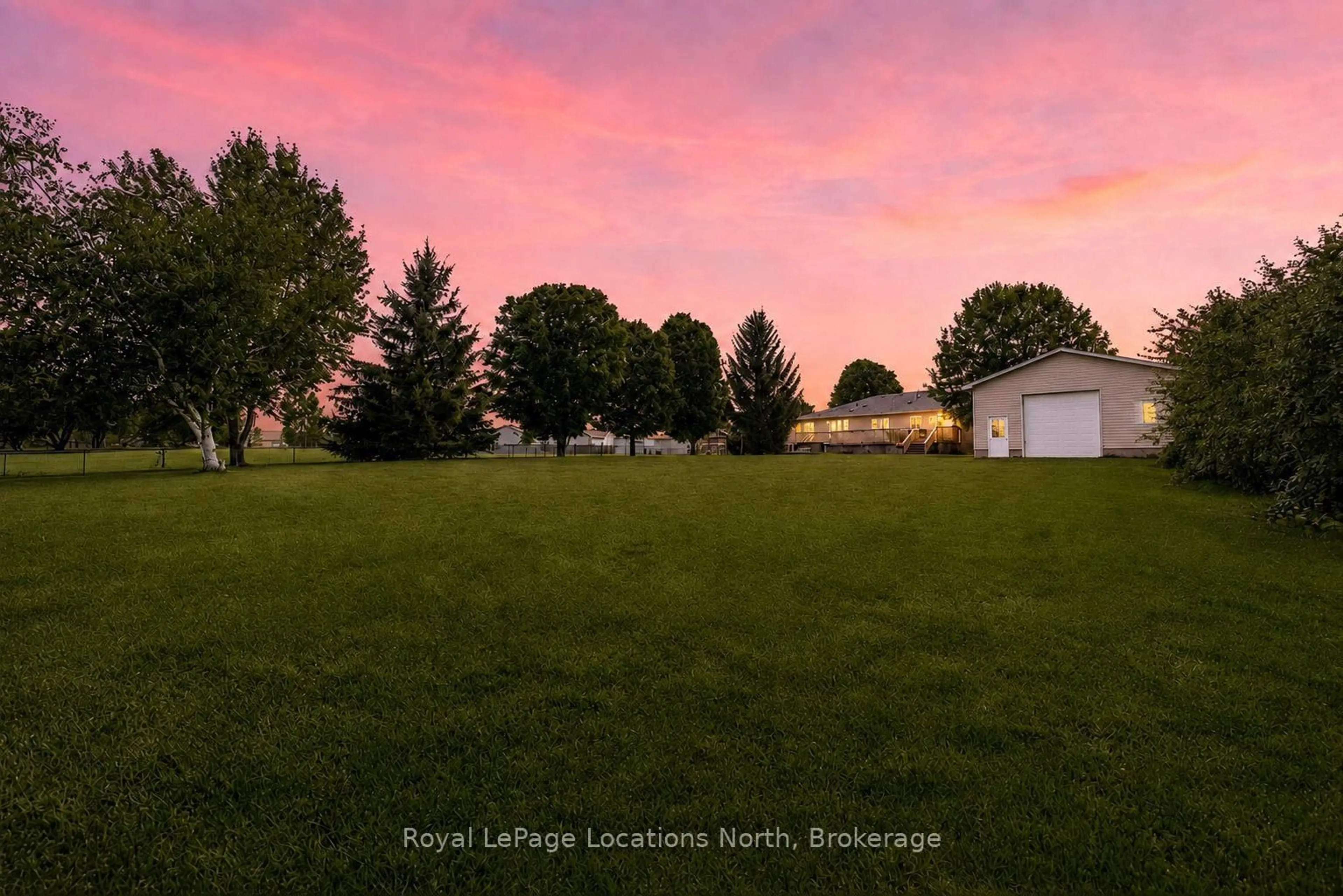 Blurry image for 28 Marl Creek Dr, Springwater Ontario L0L 2K0