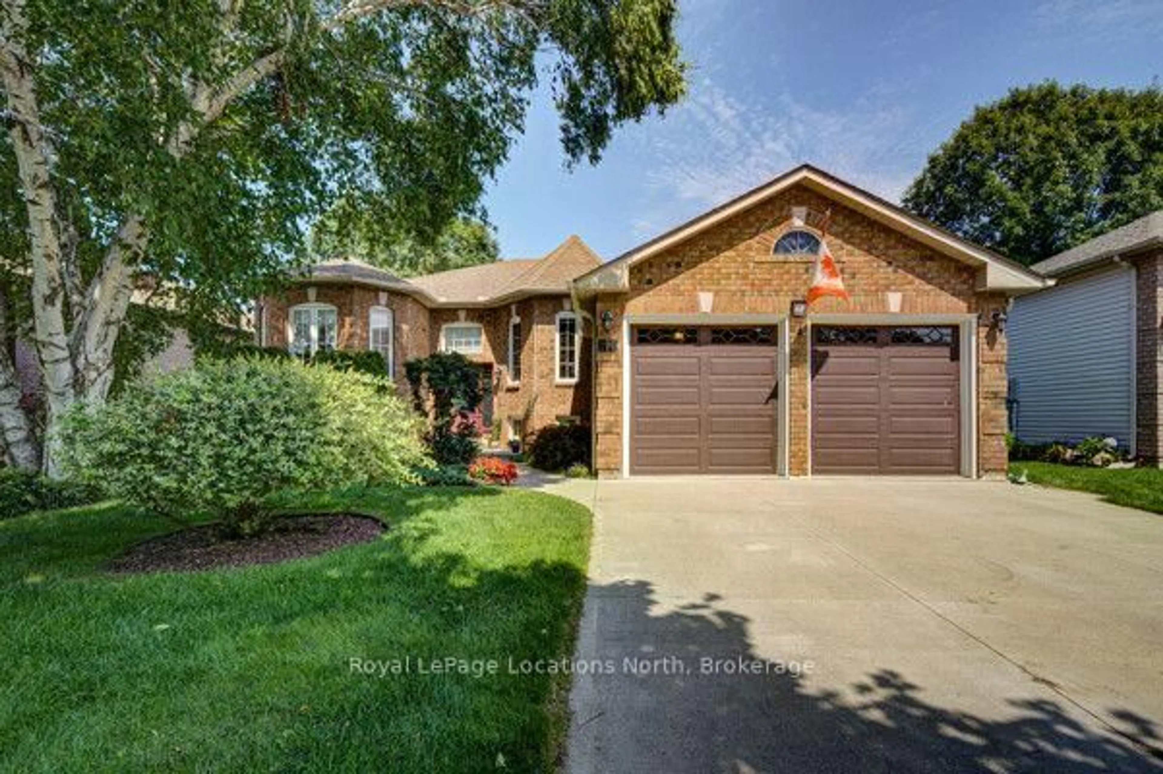 Home with brick exterior material, street for 68 Acorn Cres, Wasaga Beach Ontario L9Z 1L7