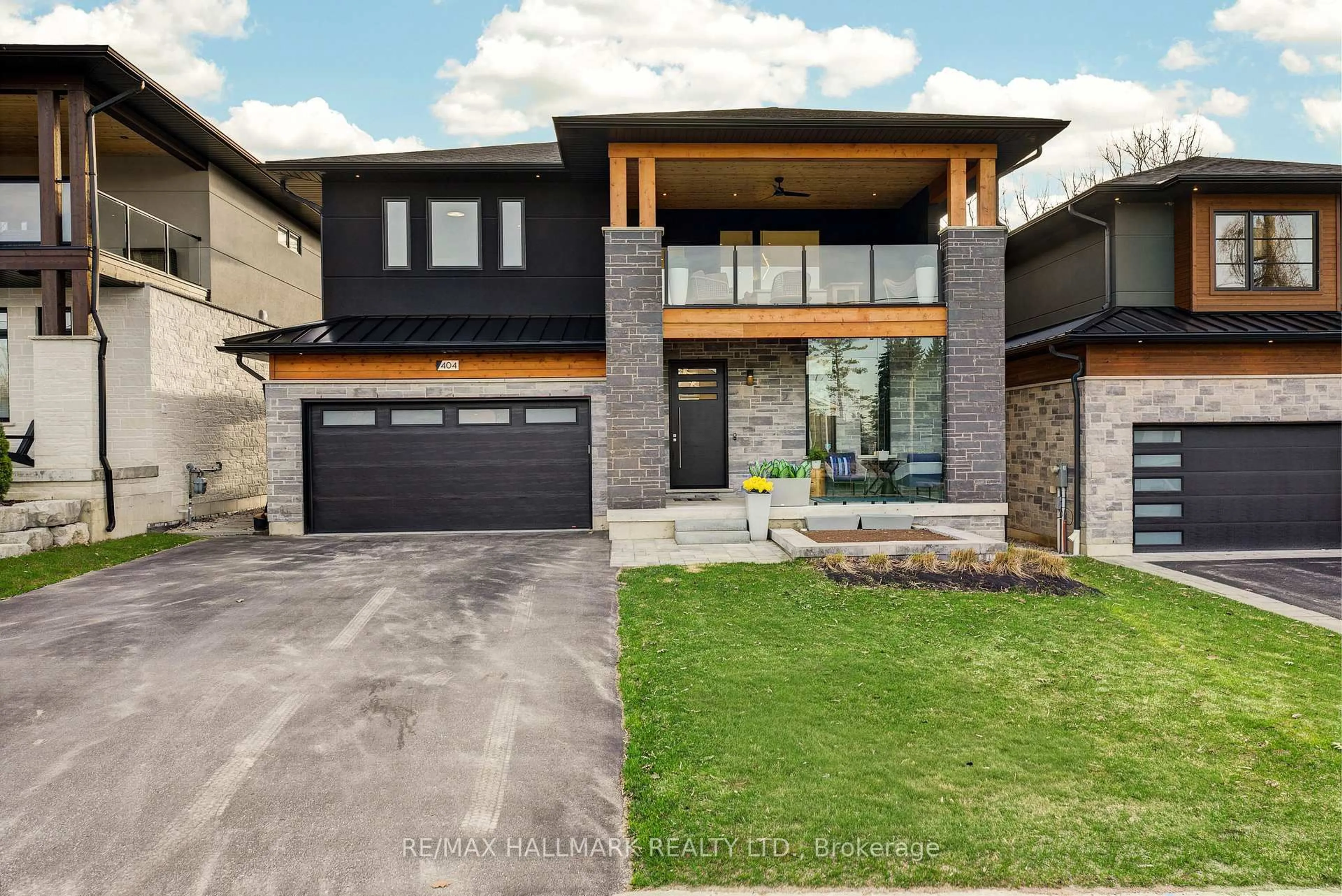 Home with brick exterior material, street for 404 Cox Mill Rd, Barrie Ontario L4N 3W9