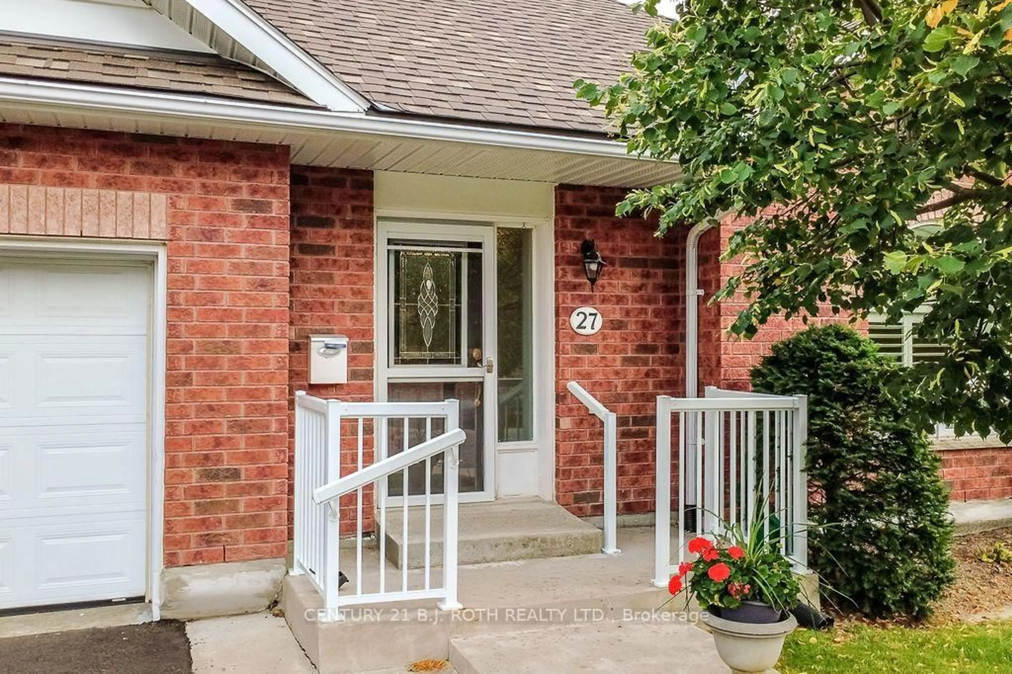 Home with brick exterior material, street for 318 LITTLE Ave #27, Barrie Ontario L4N 2Z6