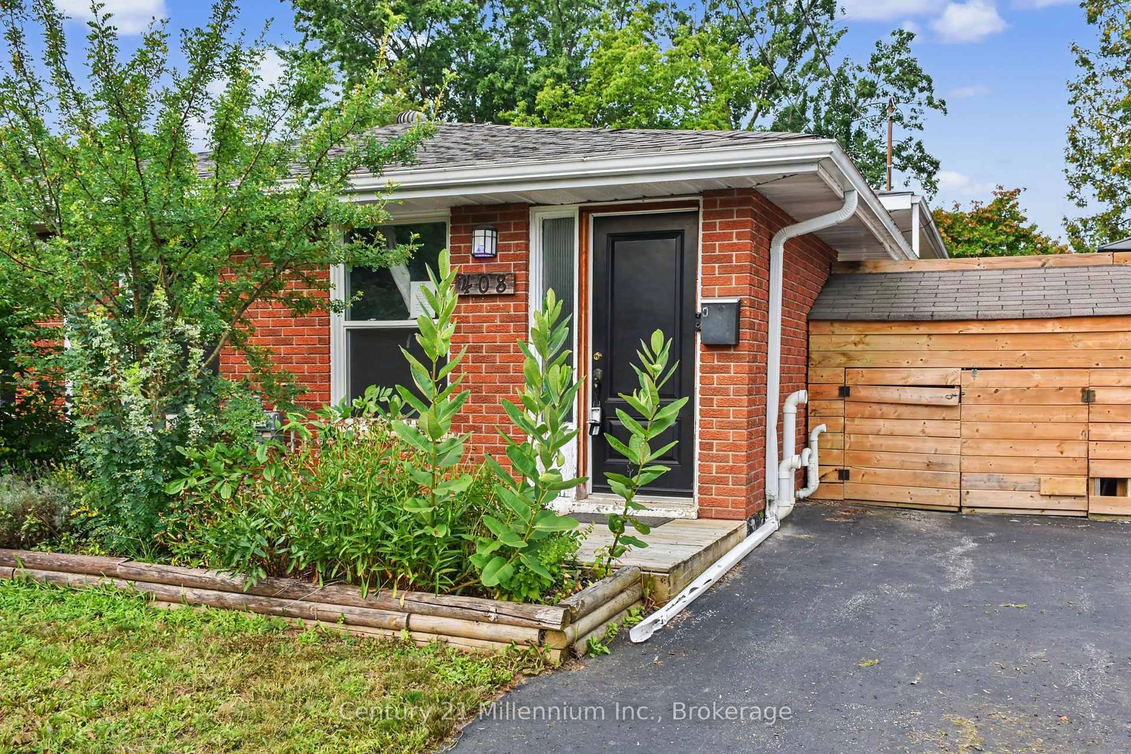 Home with brick exterior material, street for 408 Walnut St, Collingwood Ontario L9Y 4C7
