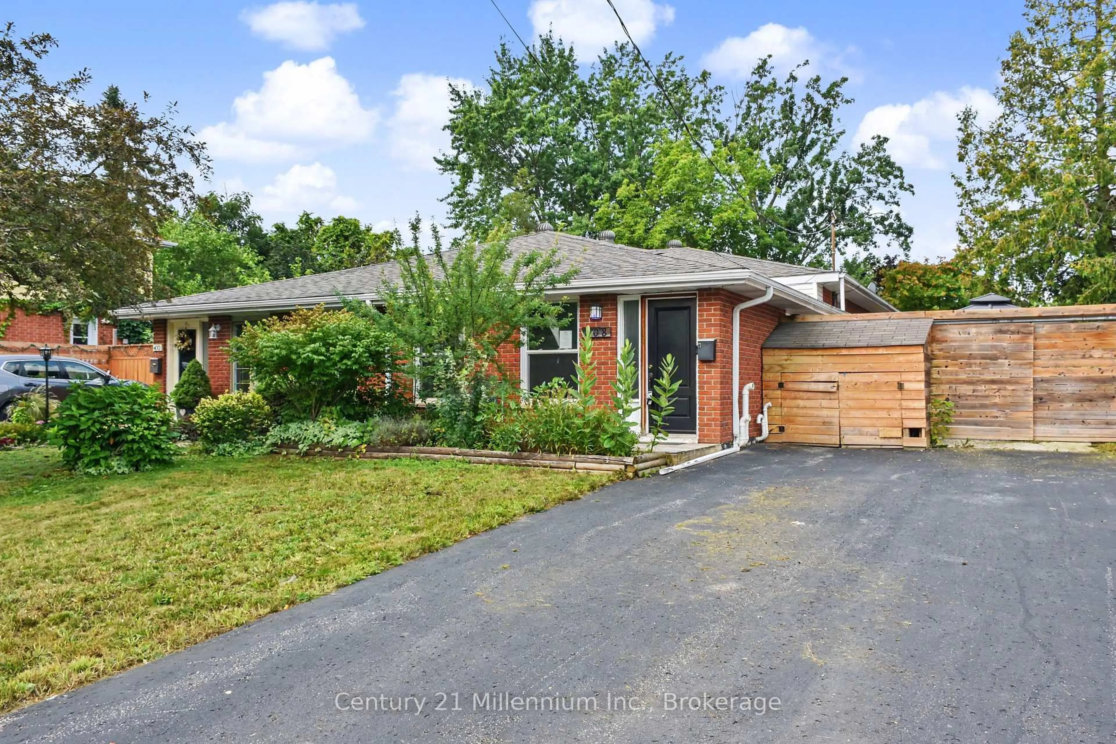 Home with brick exterior material, street for 408 Walnut St, Collingwood Ontario L9Y 4C7
