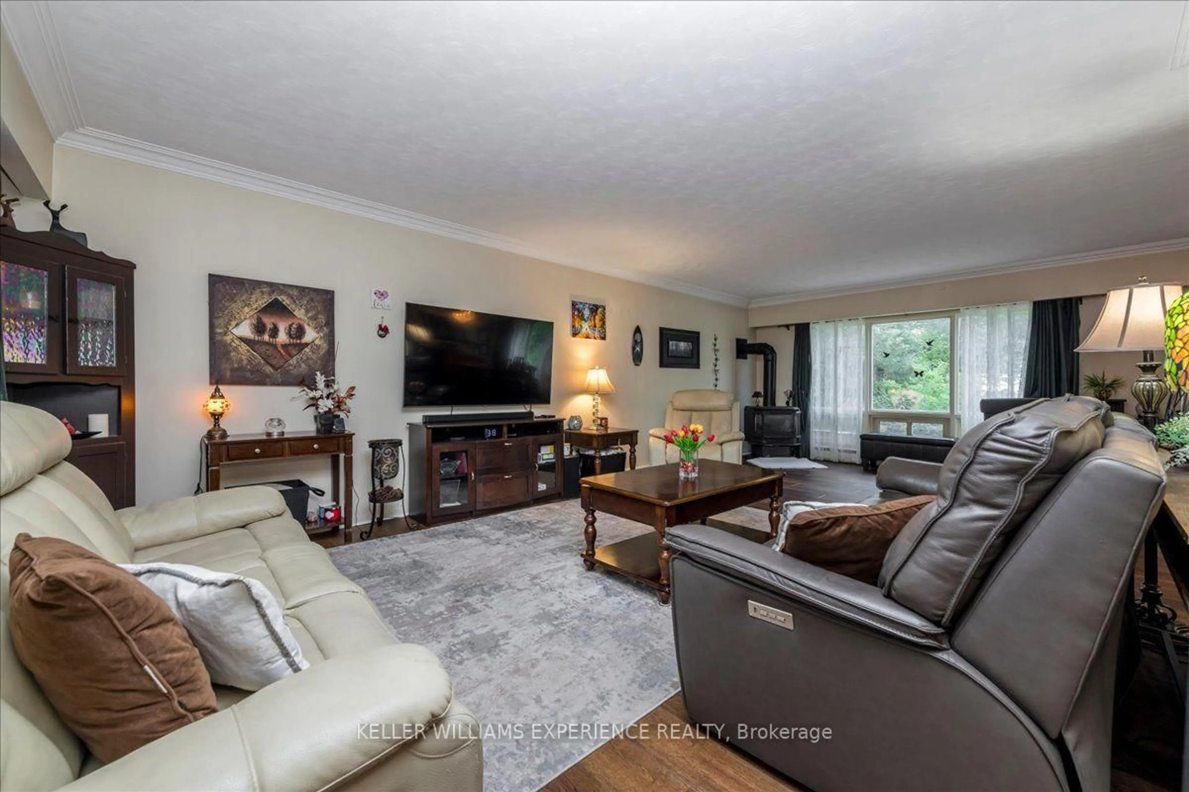 Living room with furniture, unknown for 298 Seventh St, Midland Ontario L4R 3Z9