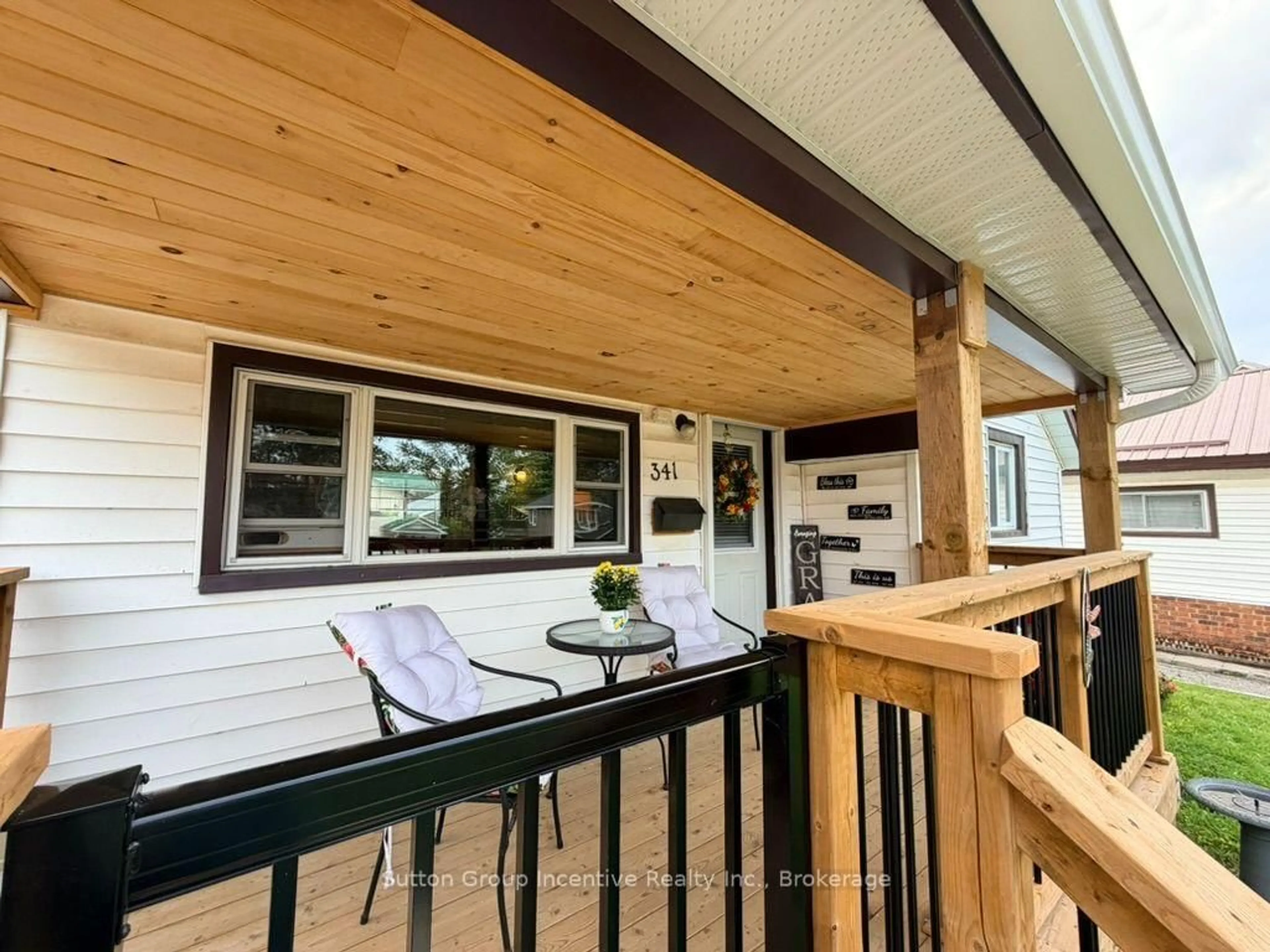 Unknown for 341 Saint Jean St, Orillia Ontario L3V 4L6