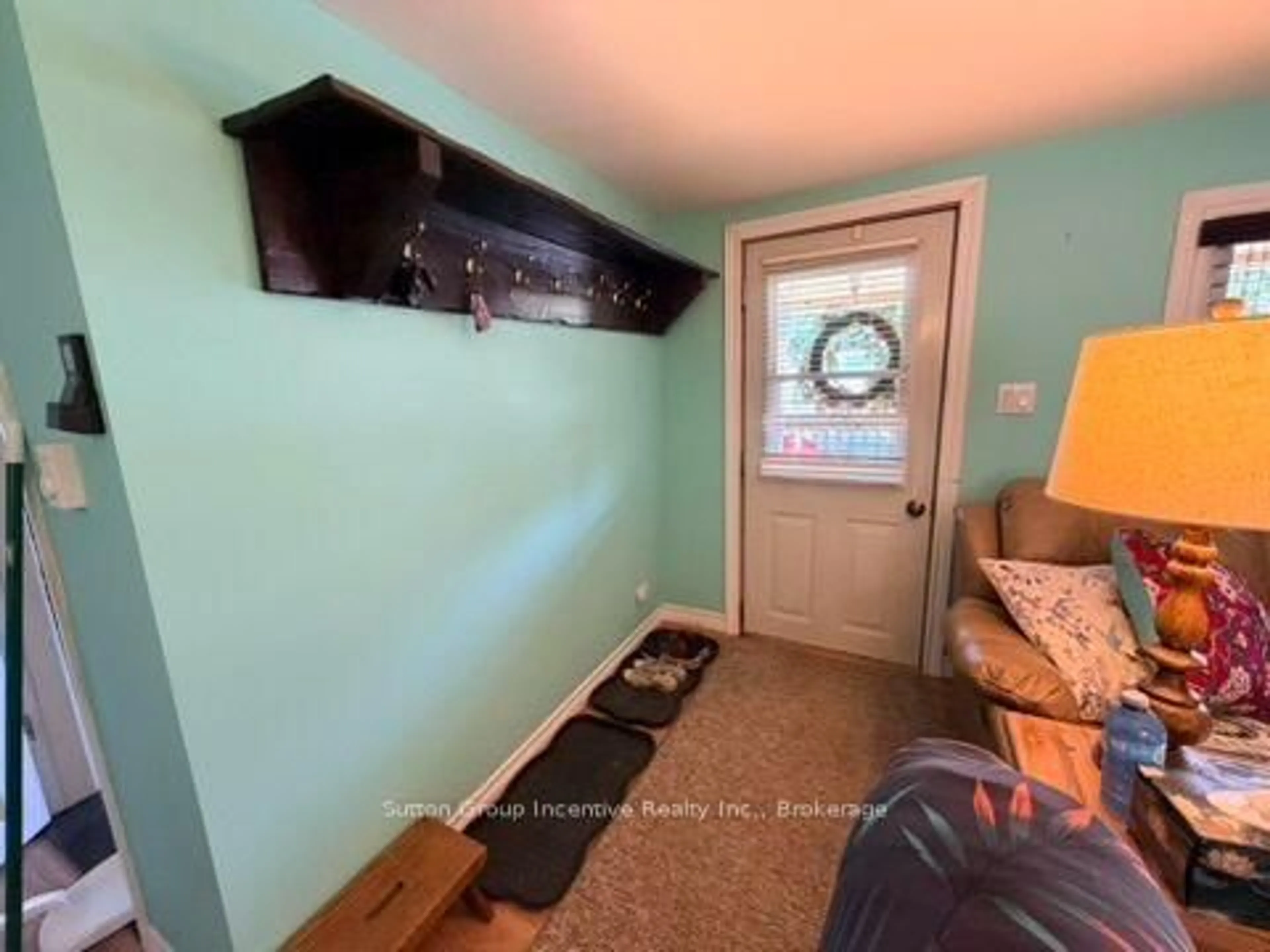 A pic of a room for 341 Saint Jean St, Orillia Ontario L3V 4L6