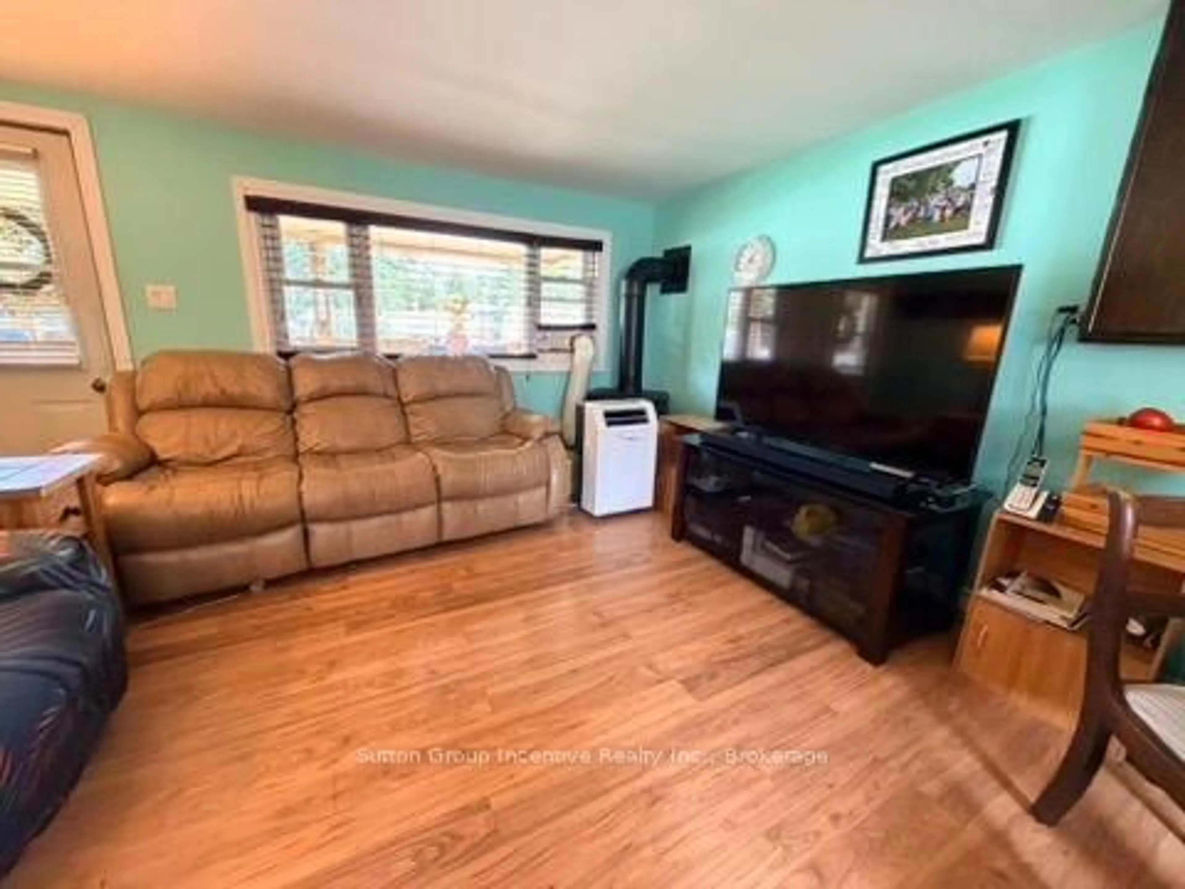 Unknown for 341 Saint Jean St, Orillia Ontario L3V 4L6